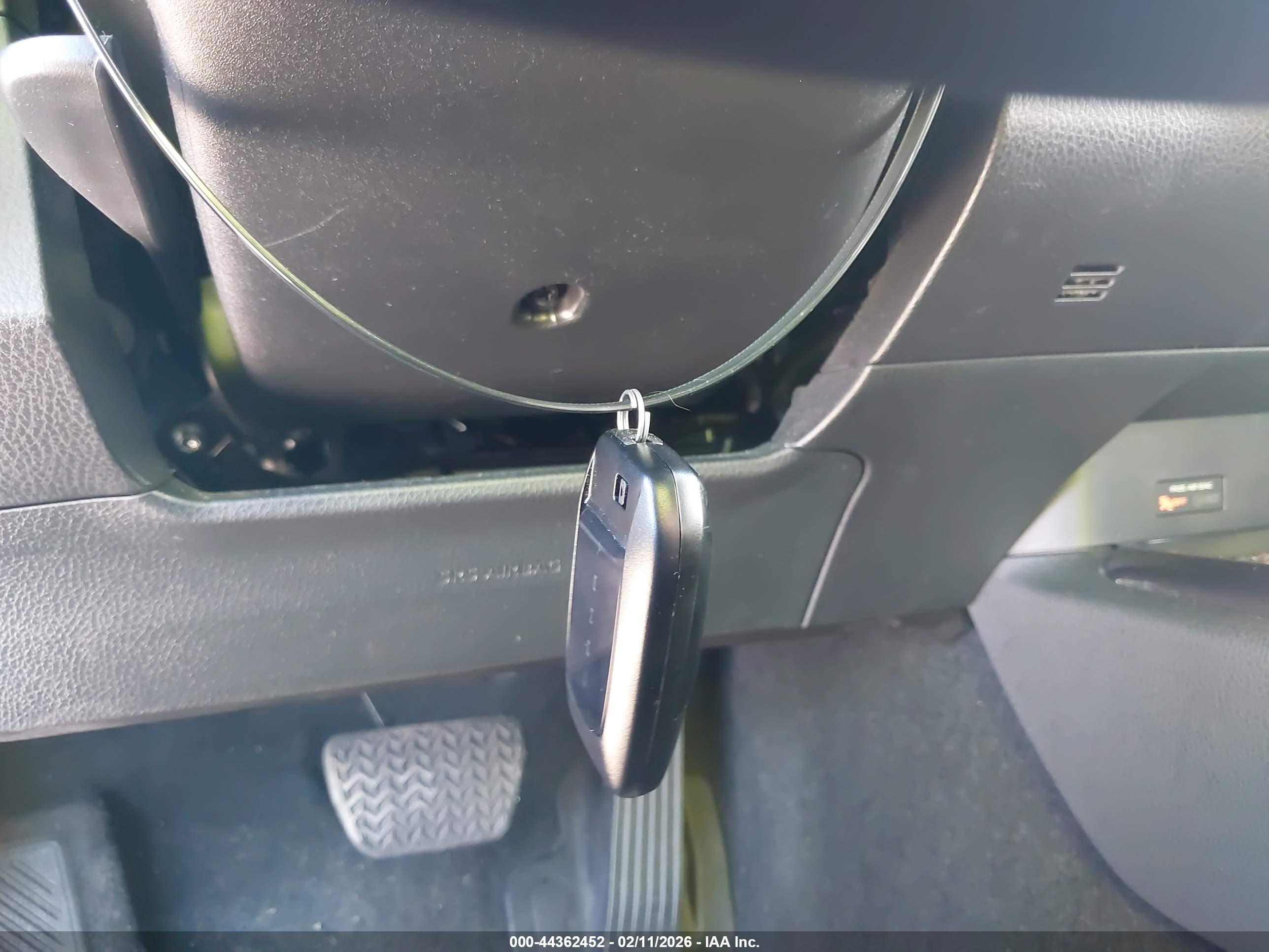TOYOTA CAMRY image 11
