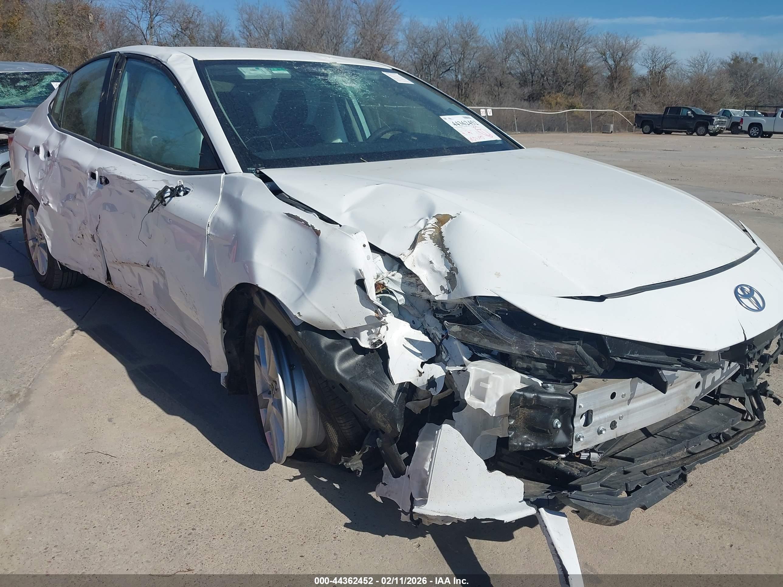 TOYOTA CAMRY image 6