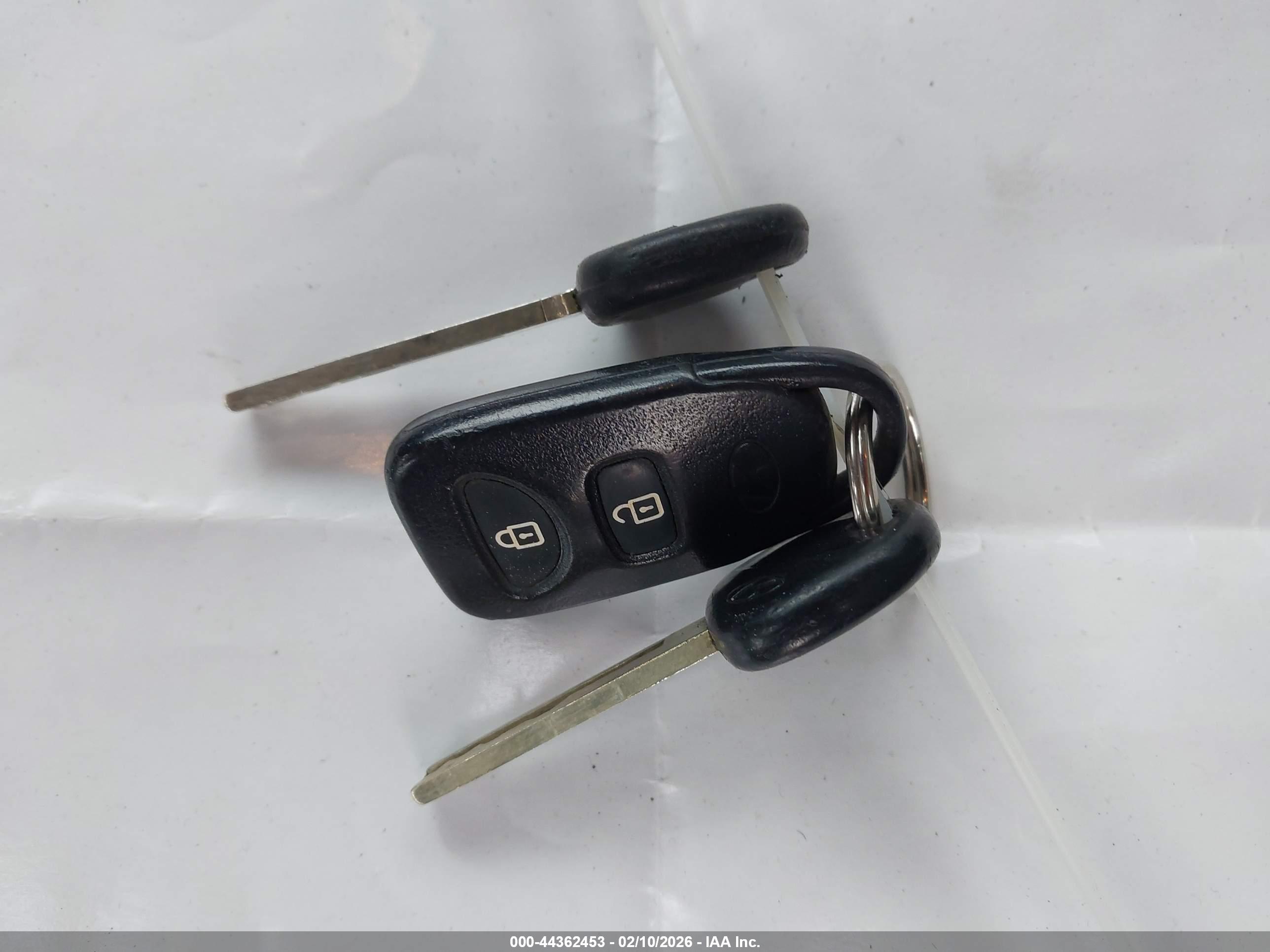 HYUNDAI ACCENT image 11