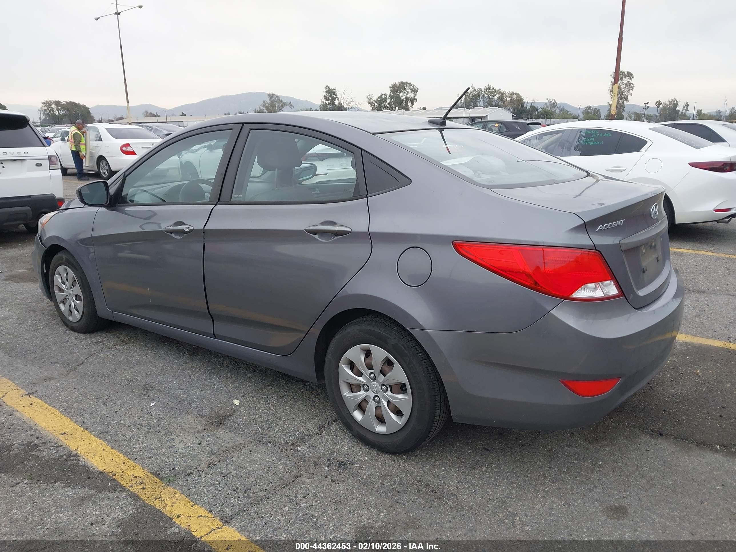 HYUNDAI ACCENT image 3