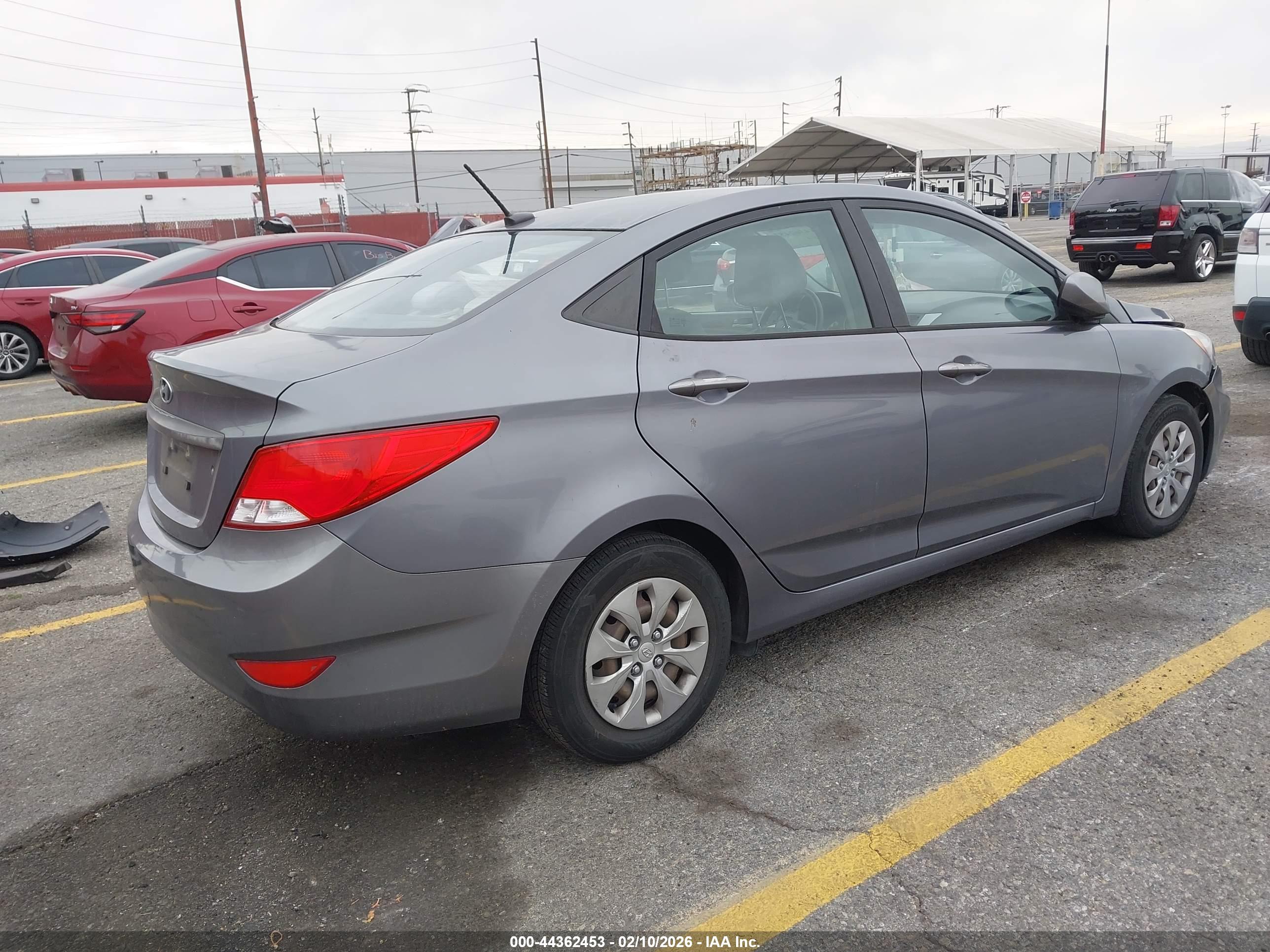 HYUNDAI ACCENT image 4