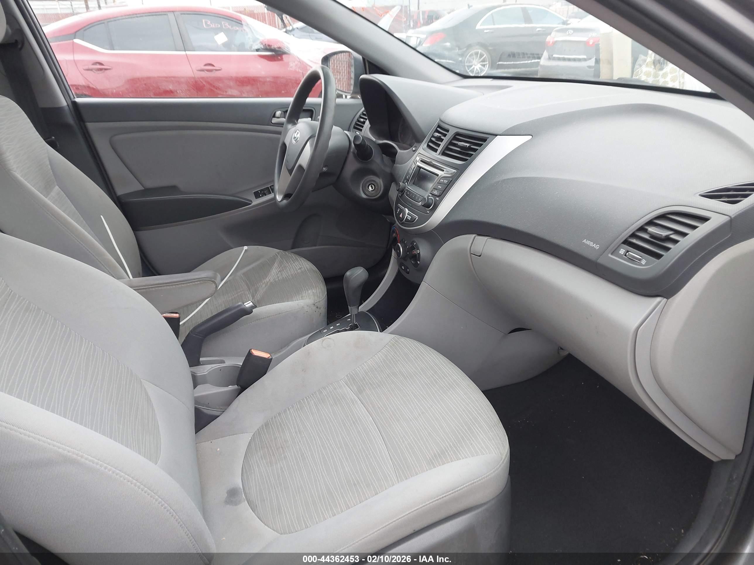 HYUNDAI ACCENT image 5