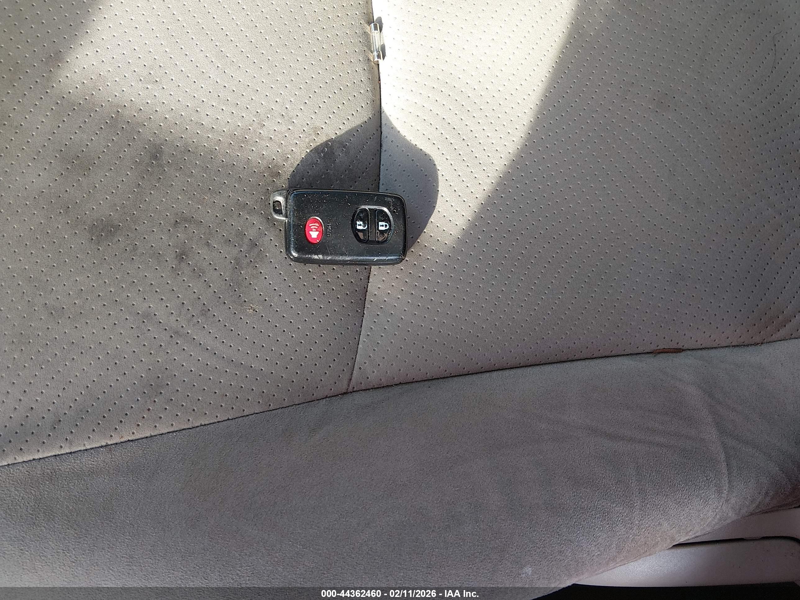 TOYOTA PRIUS image 11
