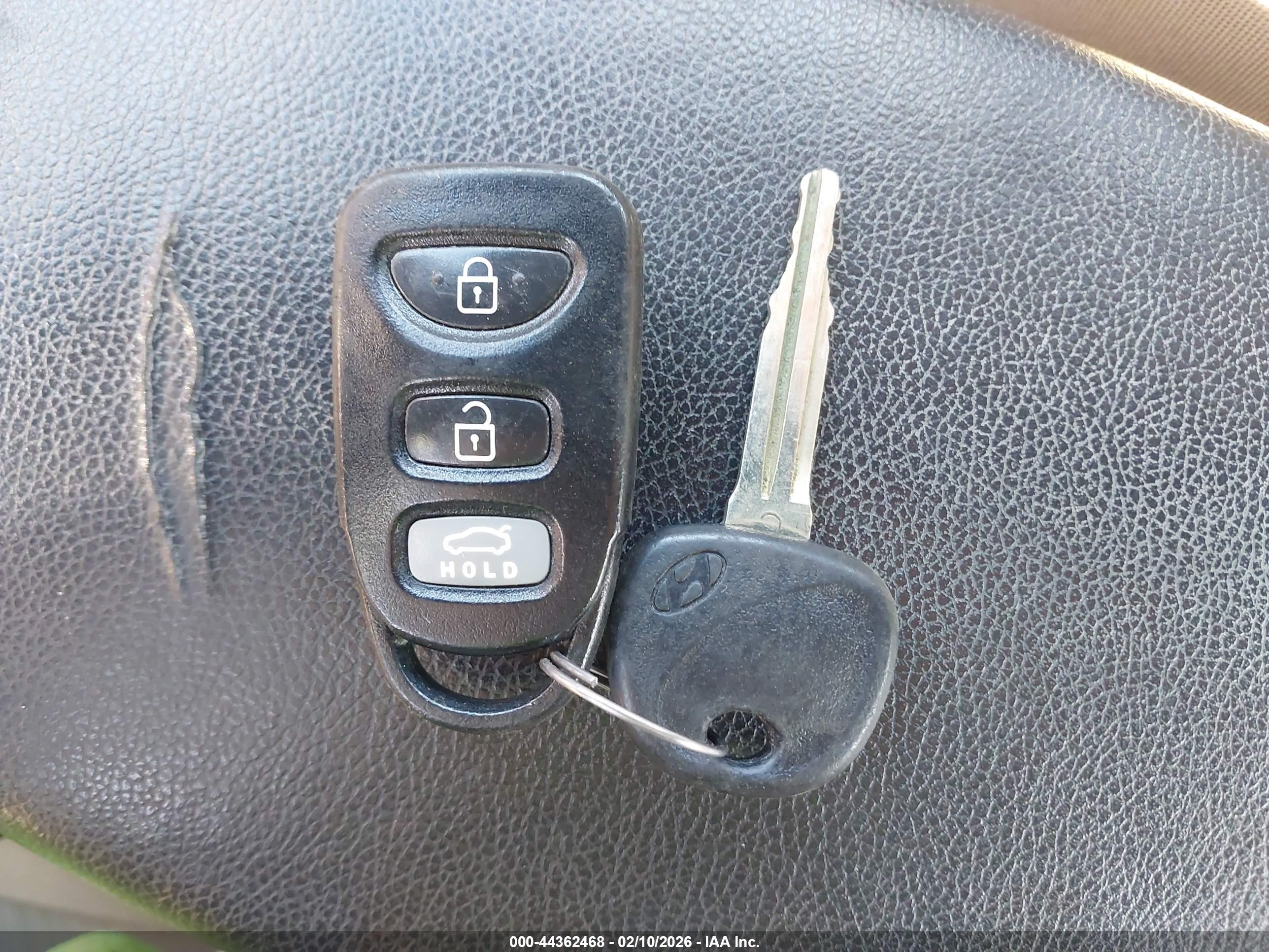 HYUNDAI ELANTRA image 11