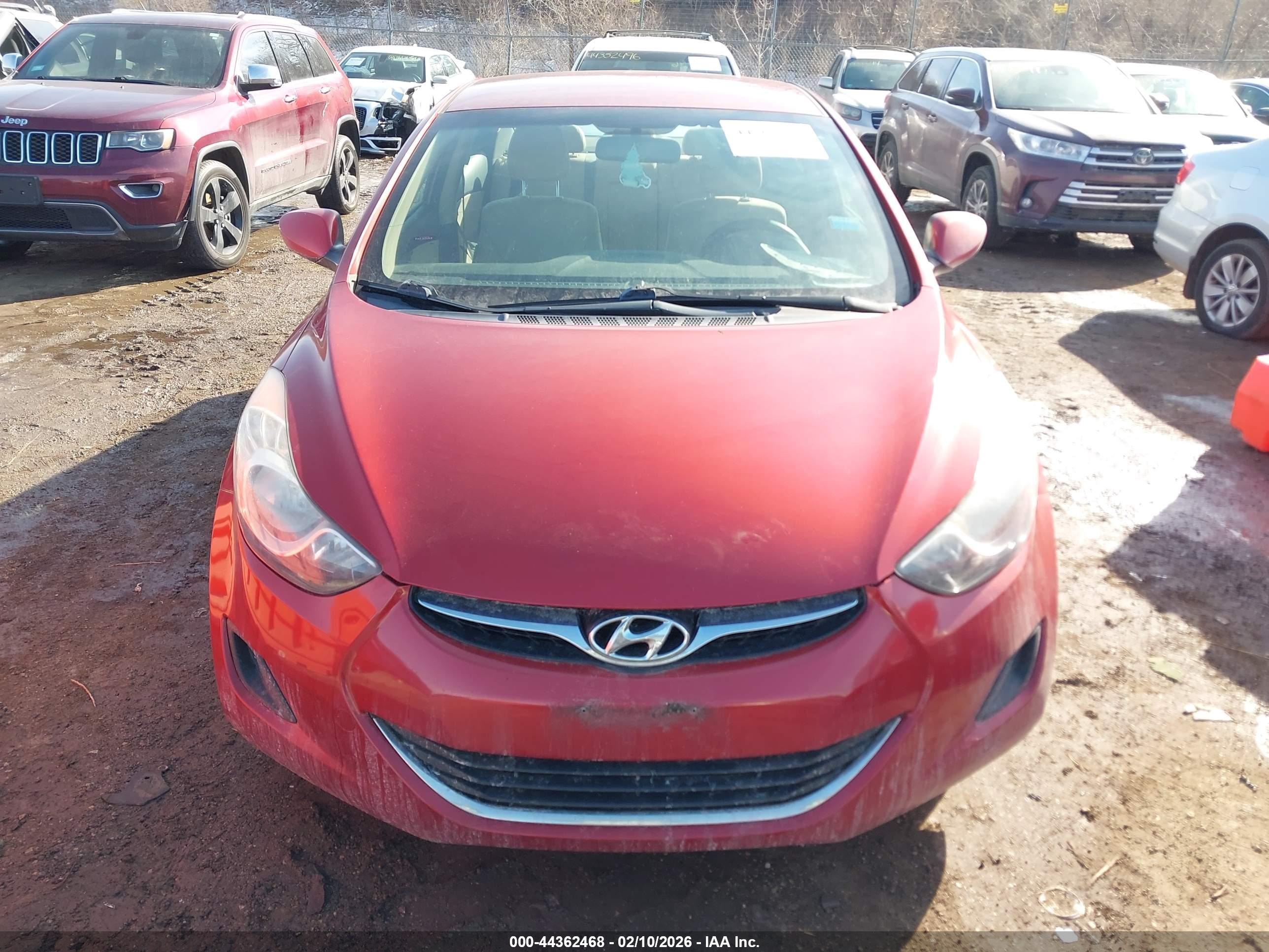 HYUNDAI ELANTRA image 6