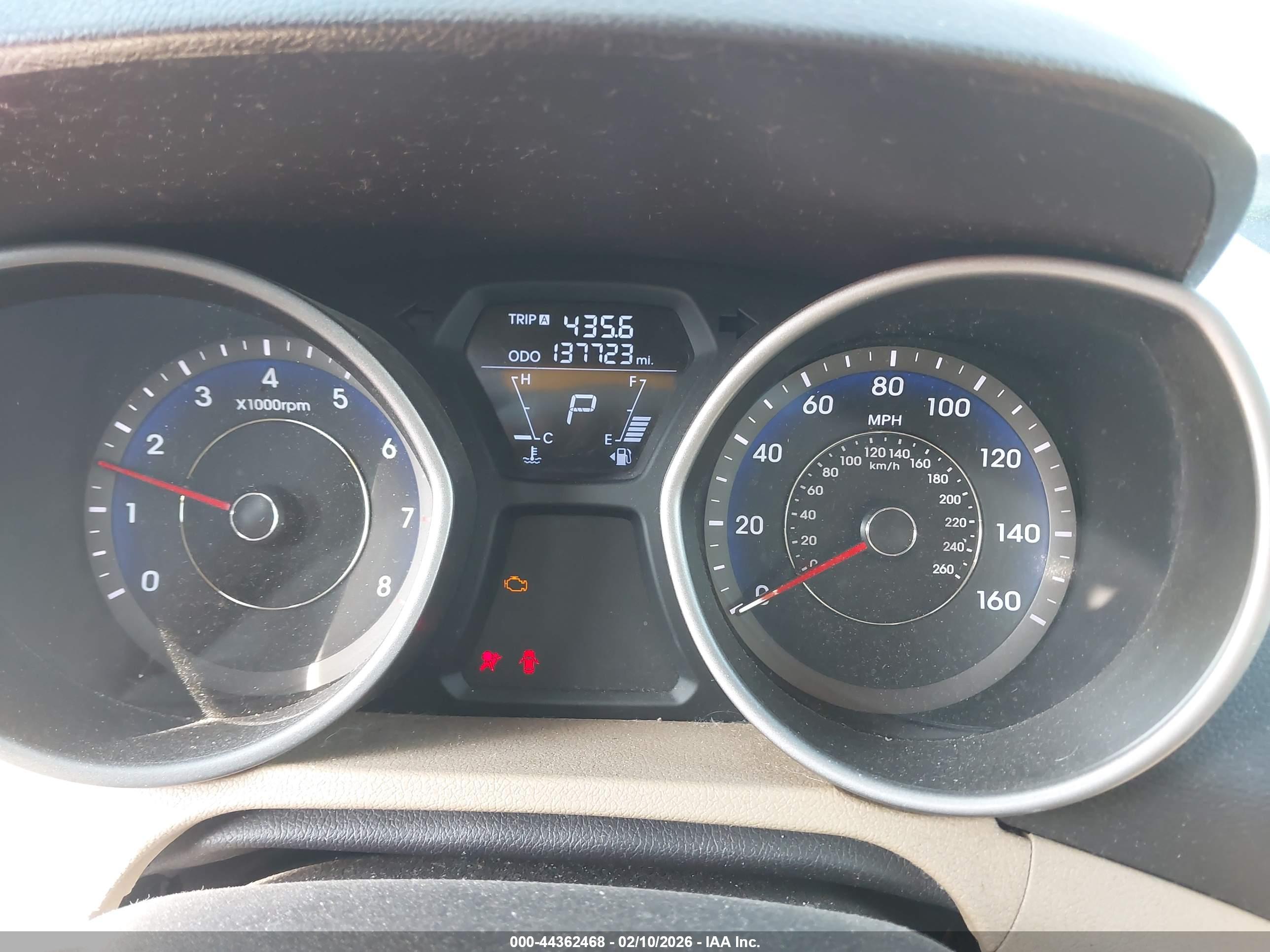 HYUNDAI ELANTRA image 7