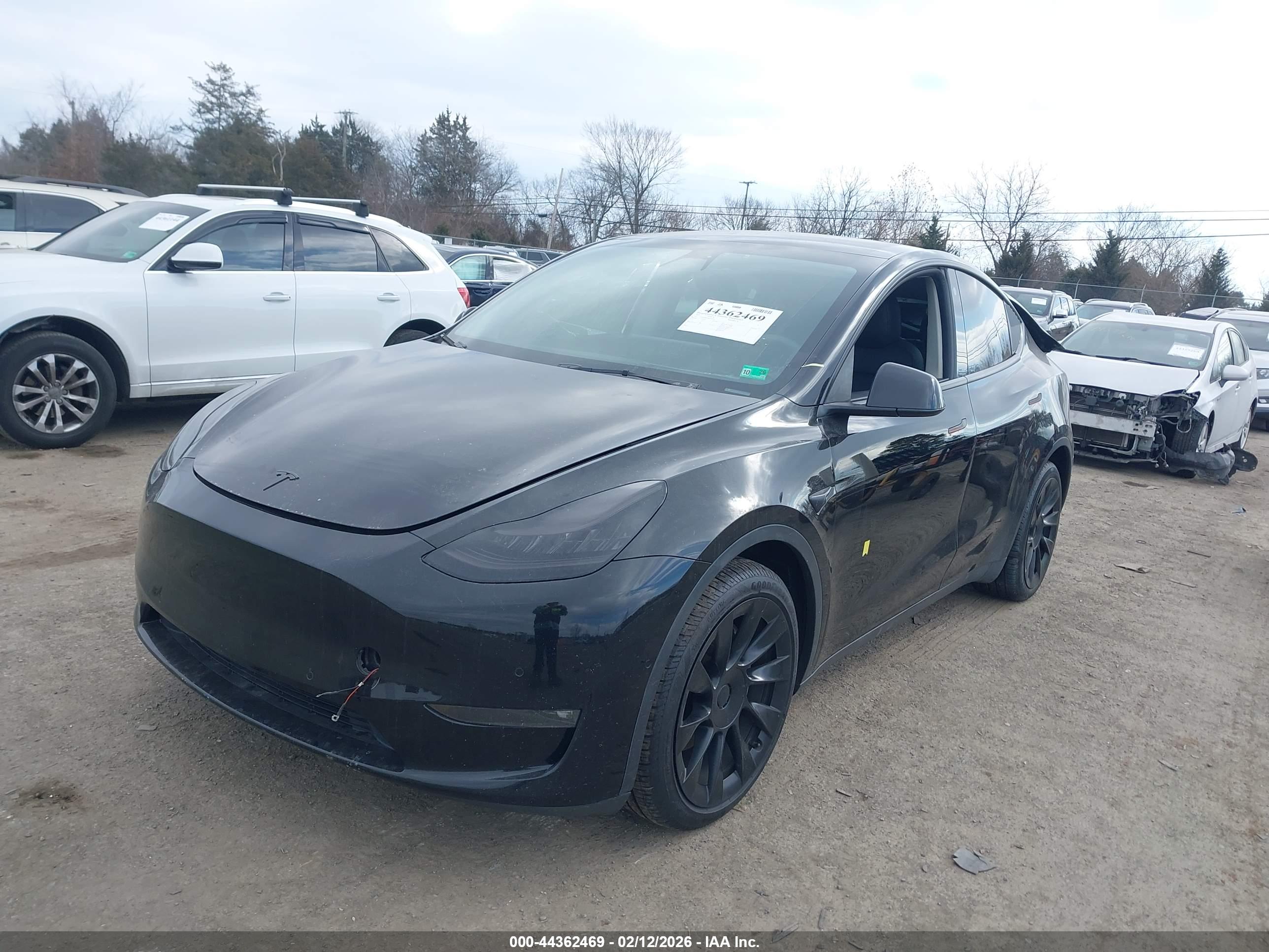 TESLA MODEL image 2