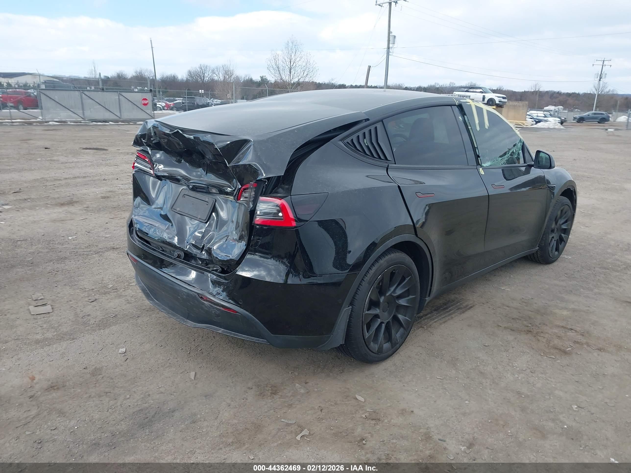 TESLA MODEL image 4