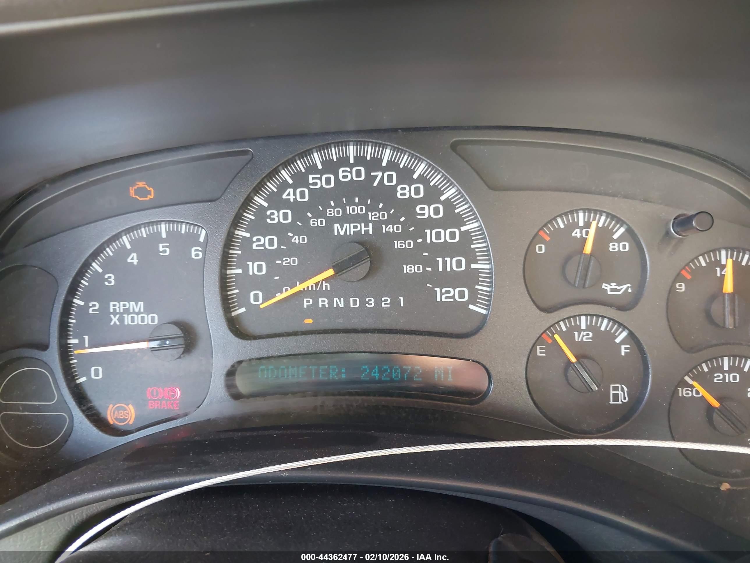 CHEVROLET SILVERADO image 7