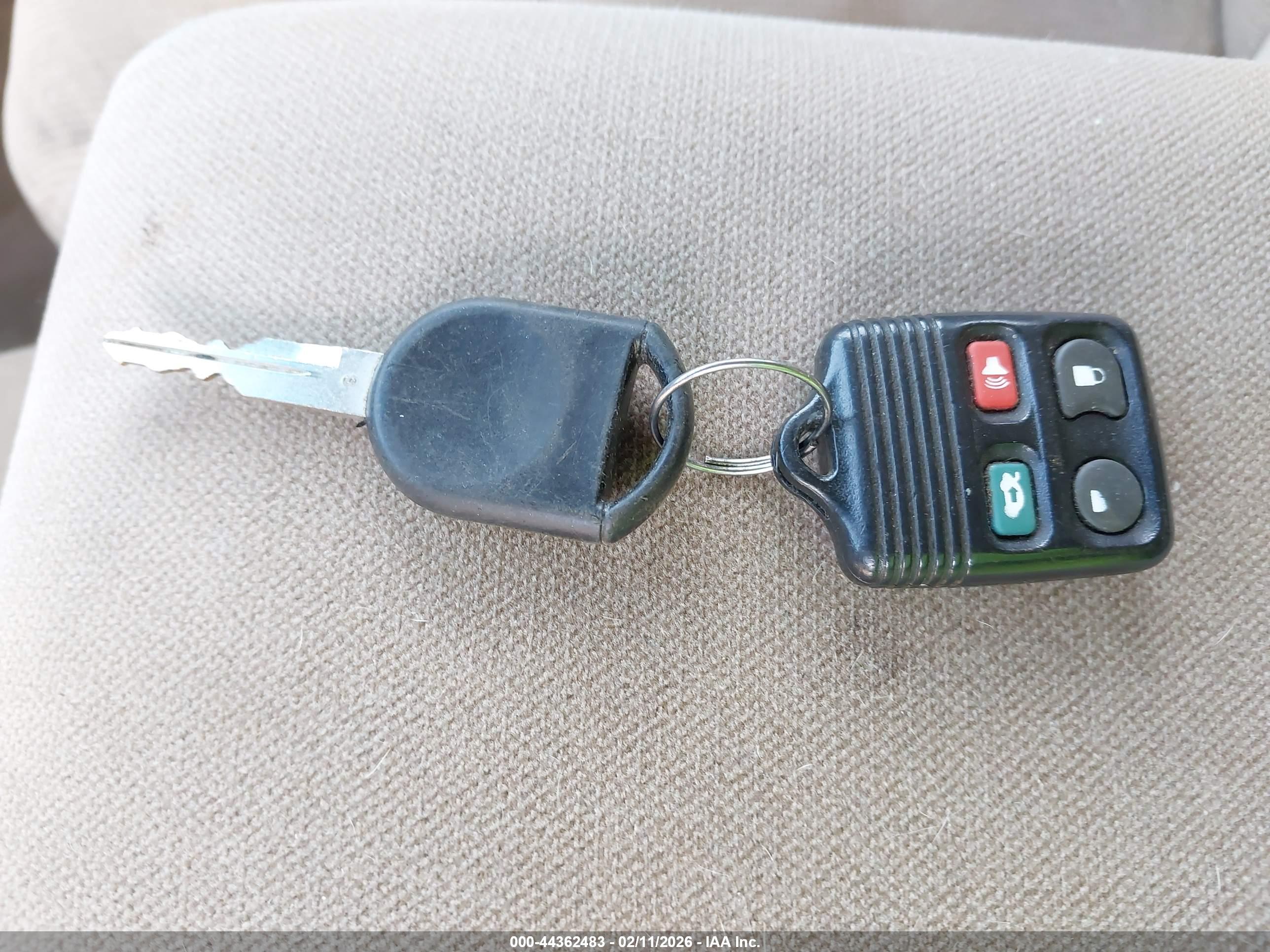 FORD TAURUS image 11