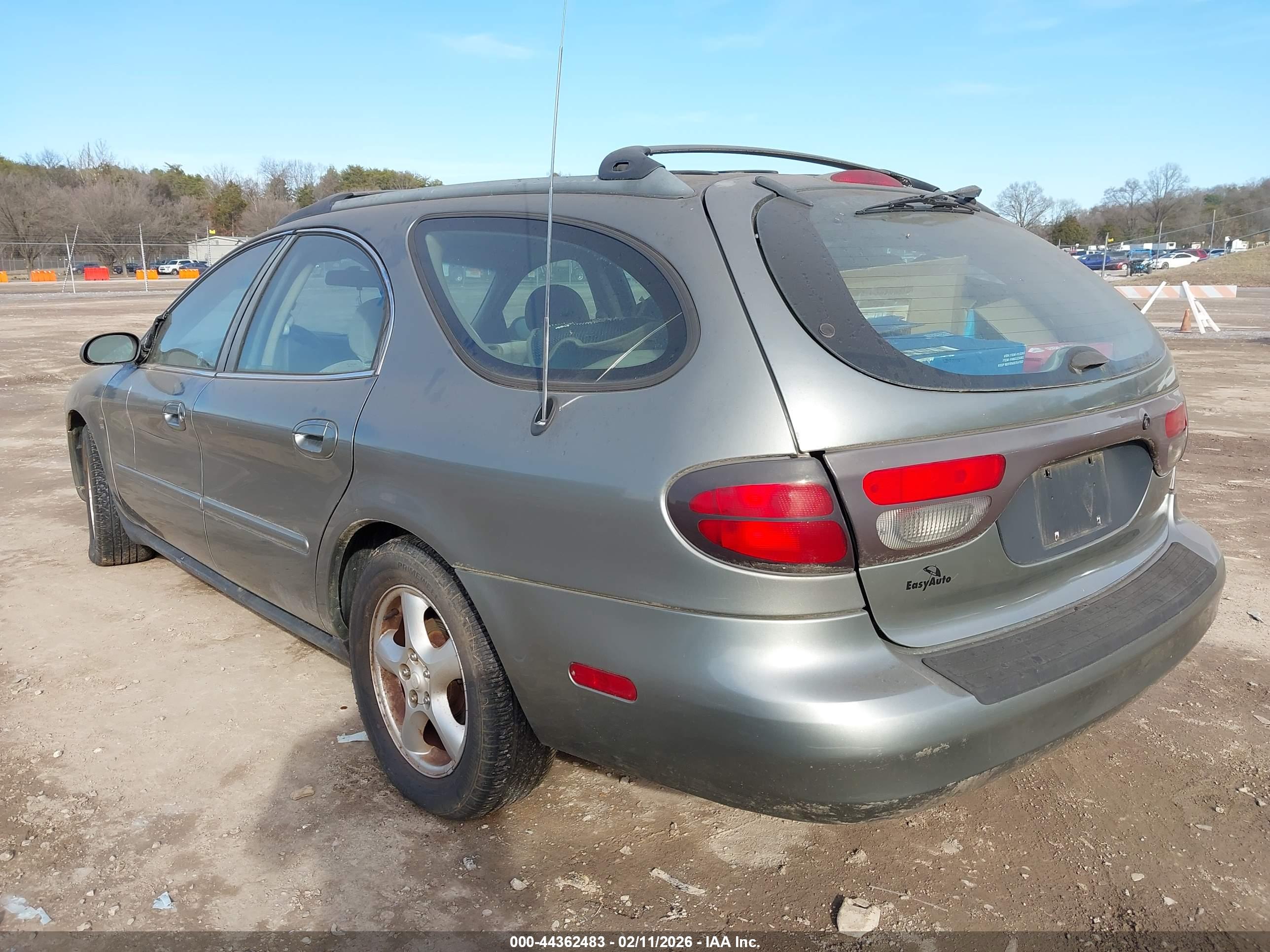 FORD TAURUS image 3