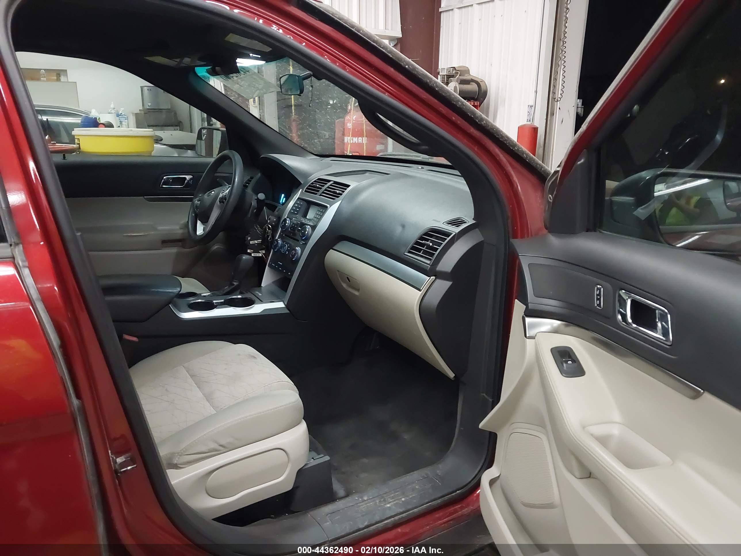 FORD EXPLORER image 5