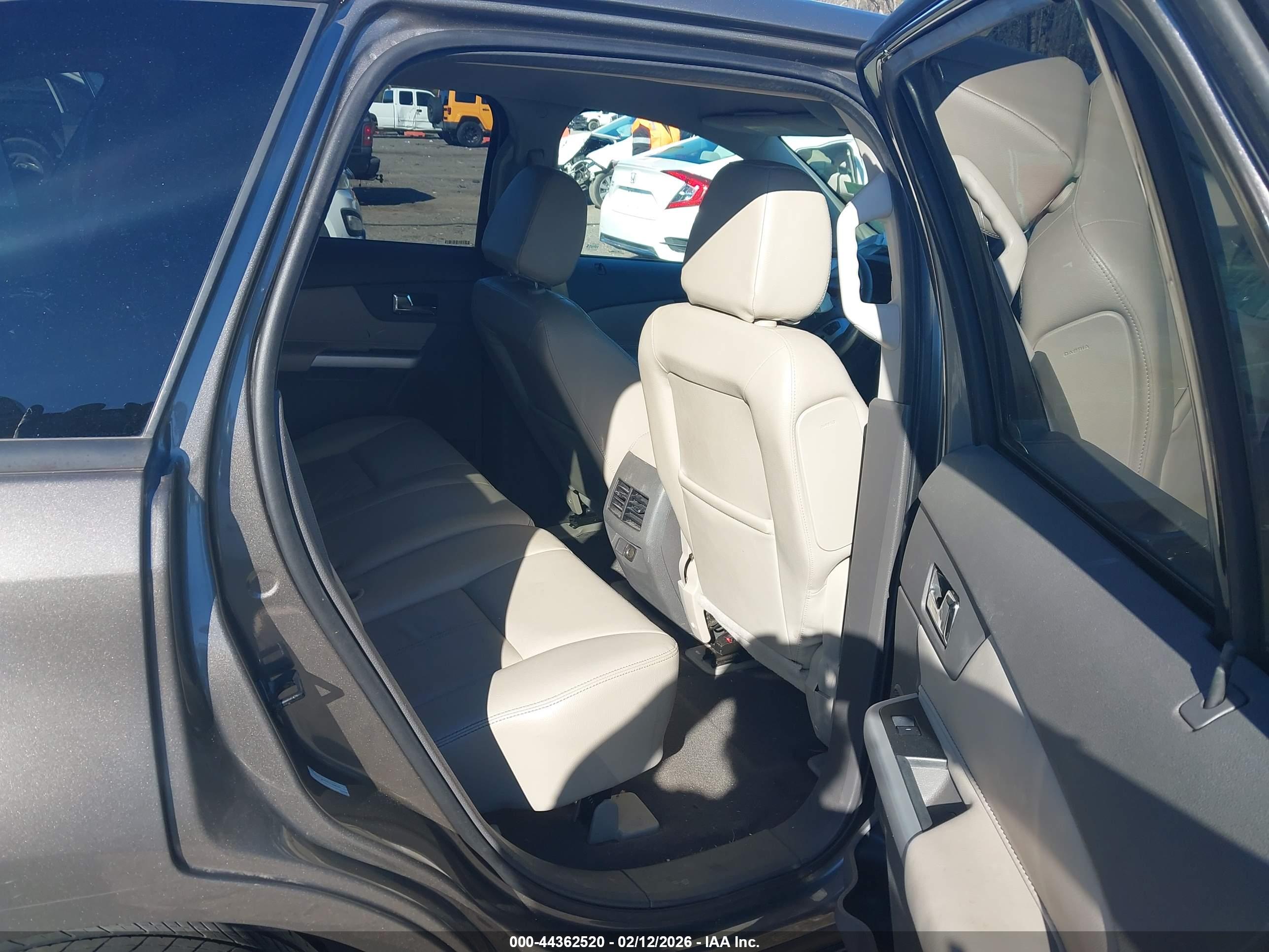 FORD EDGE image 8