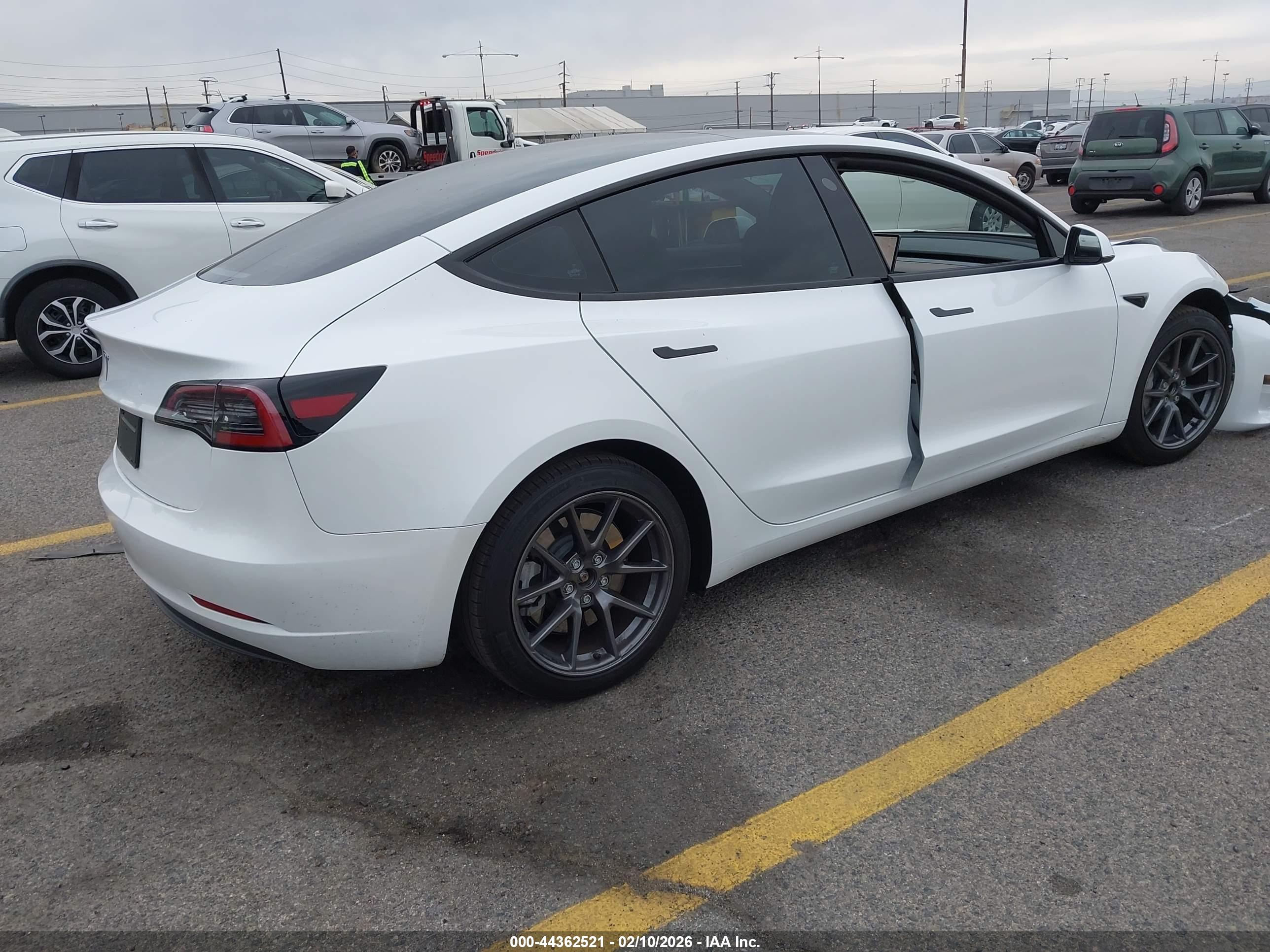TESLA MODEL image 4