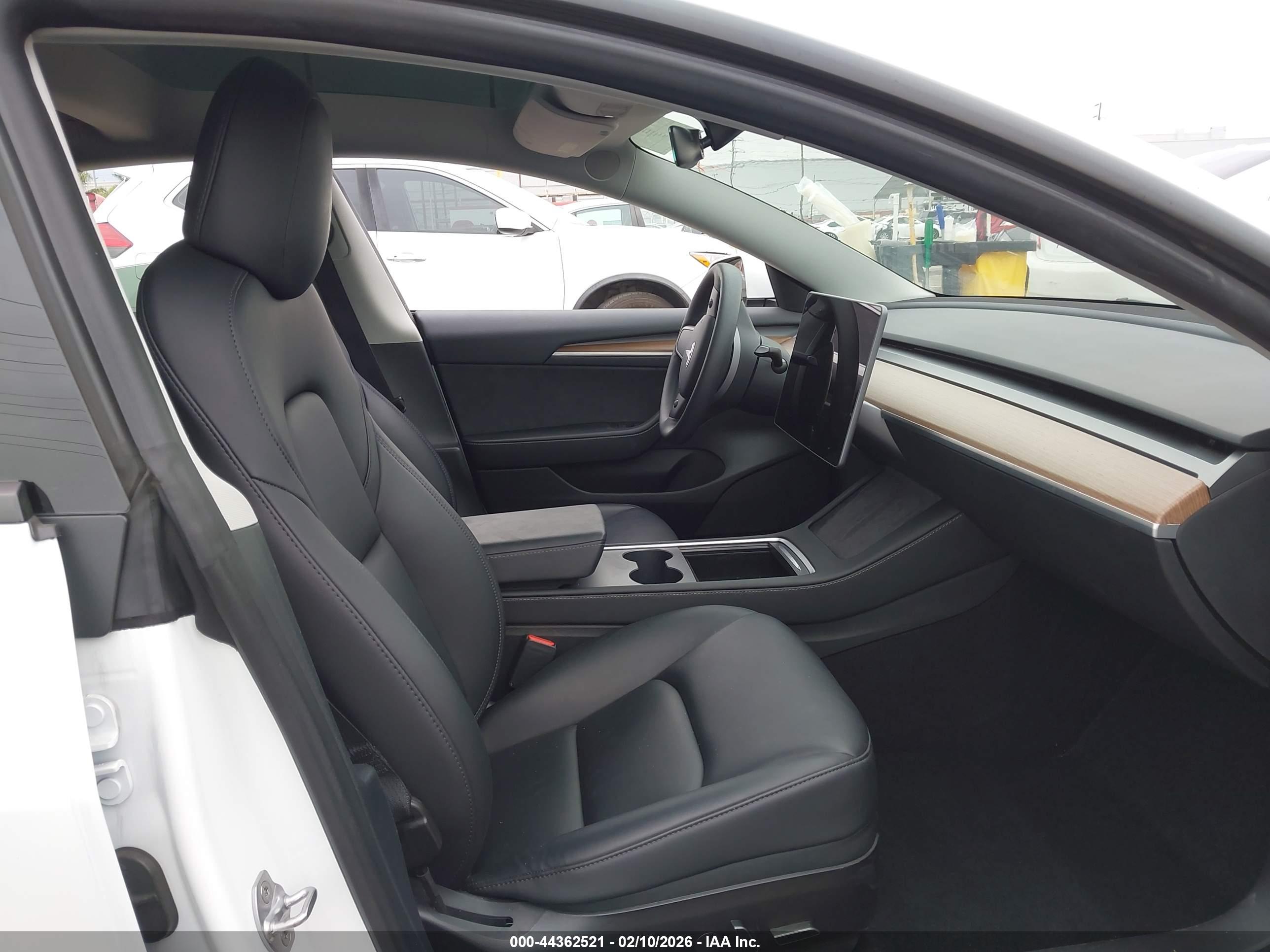TESLA MODEL image 5