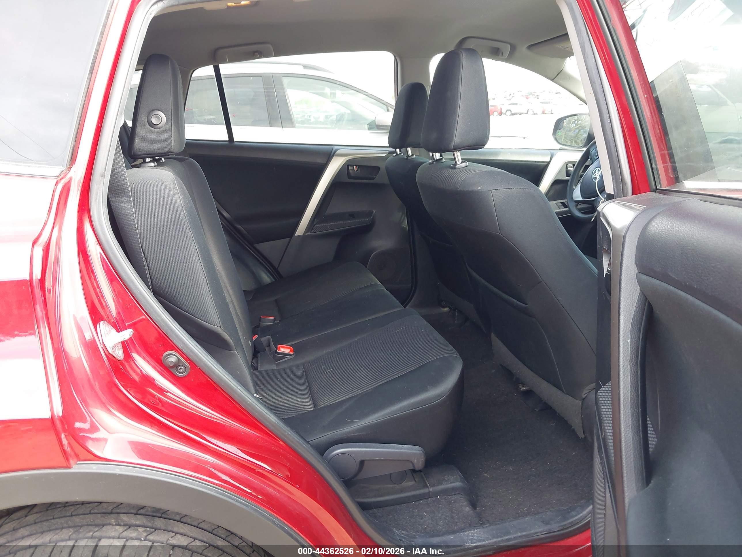 TOYOTA RAV4 image 8