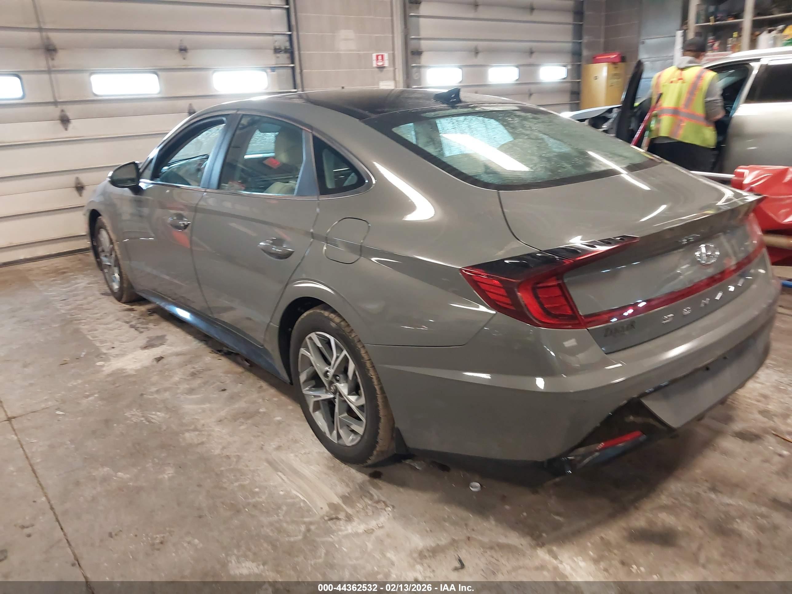 HYUNDAI SONATA image 3
