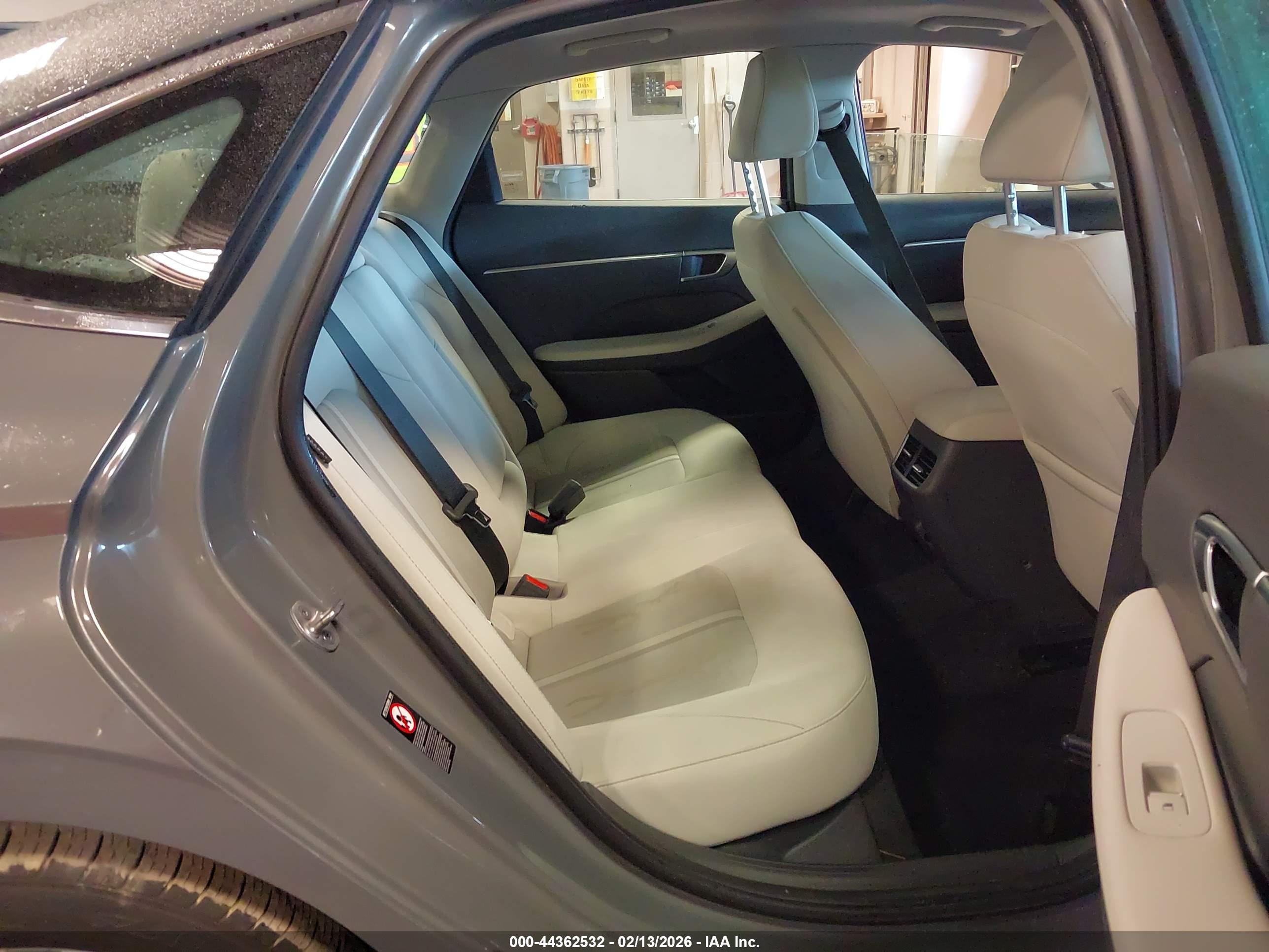 HYUNDAI SONATA image 8