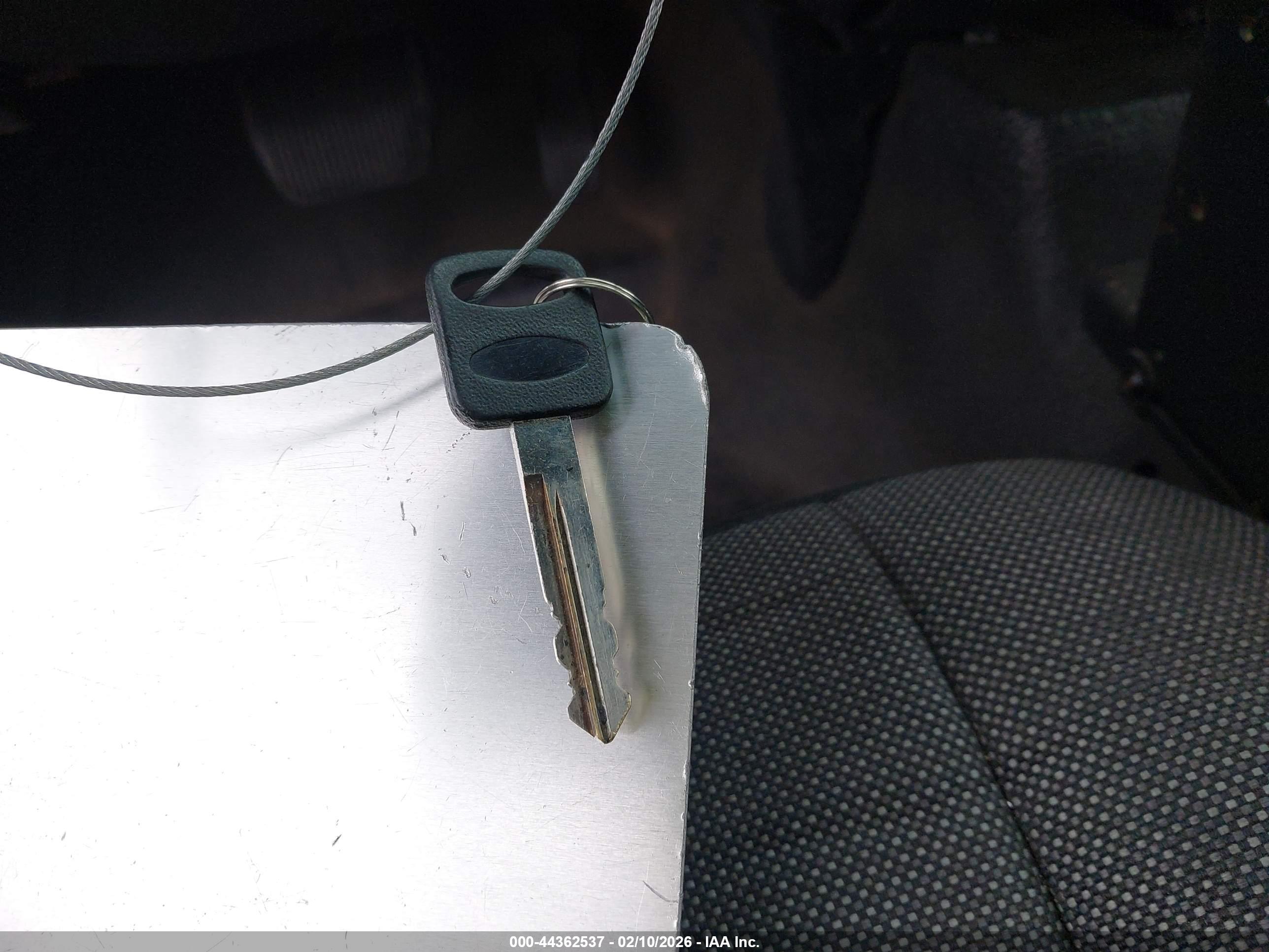 FORD CROWN image 11