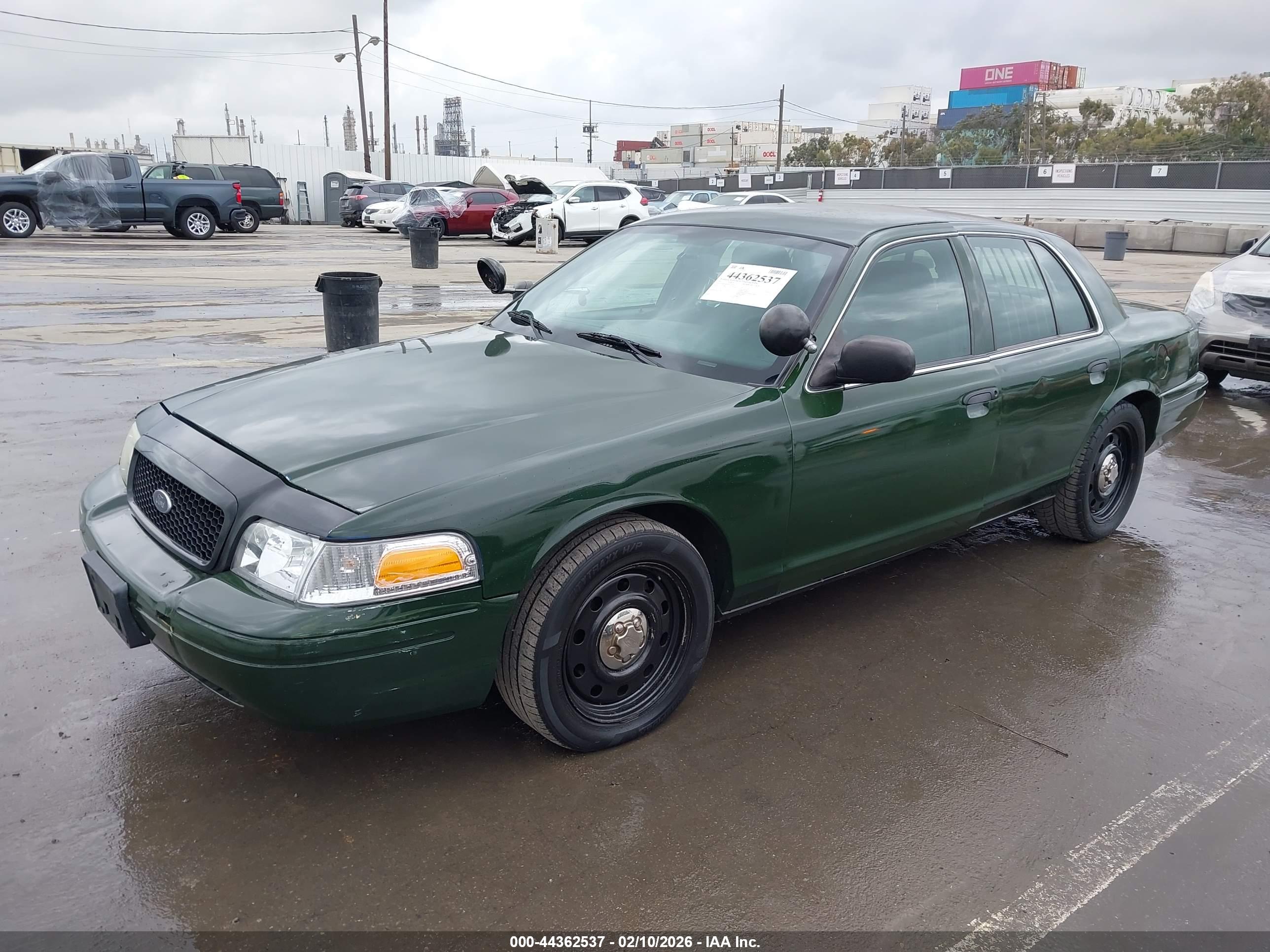 FORD CROWN image 2