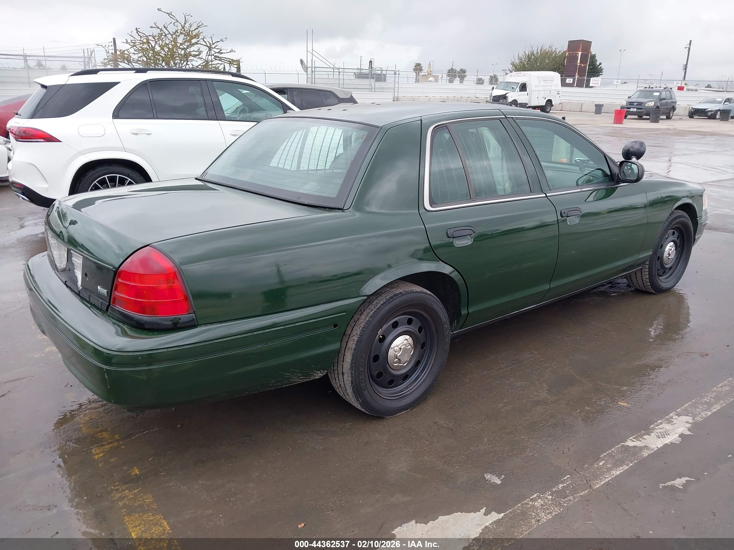 FORD CROWN image 4