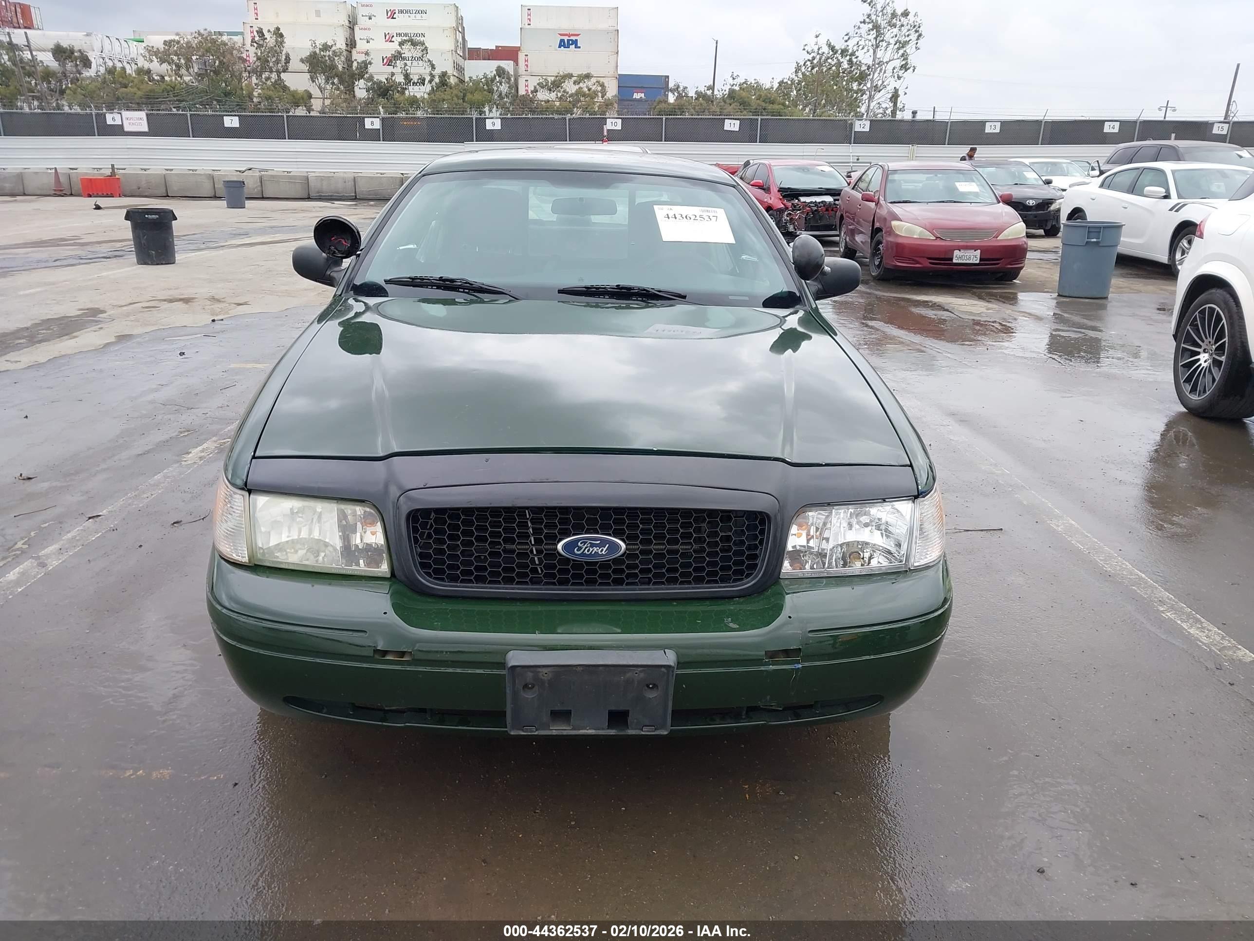 FORD CROWN image 6