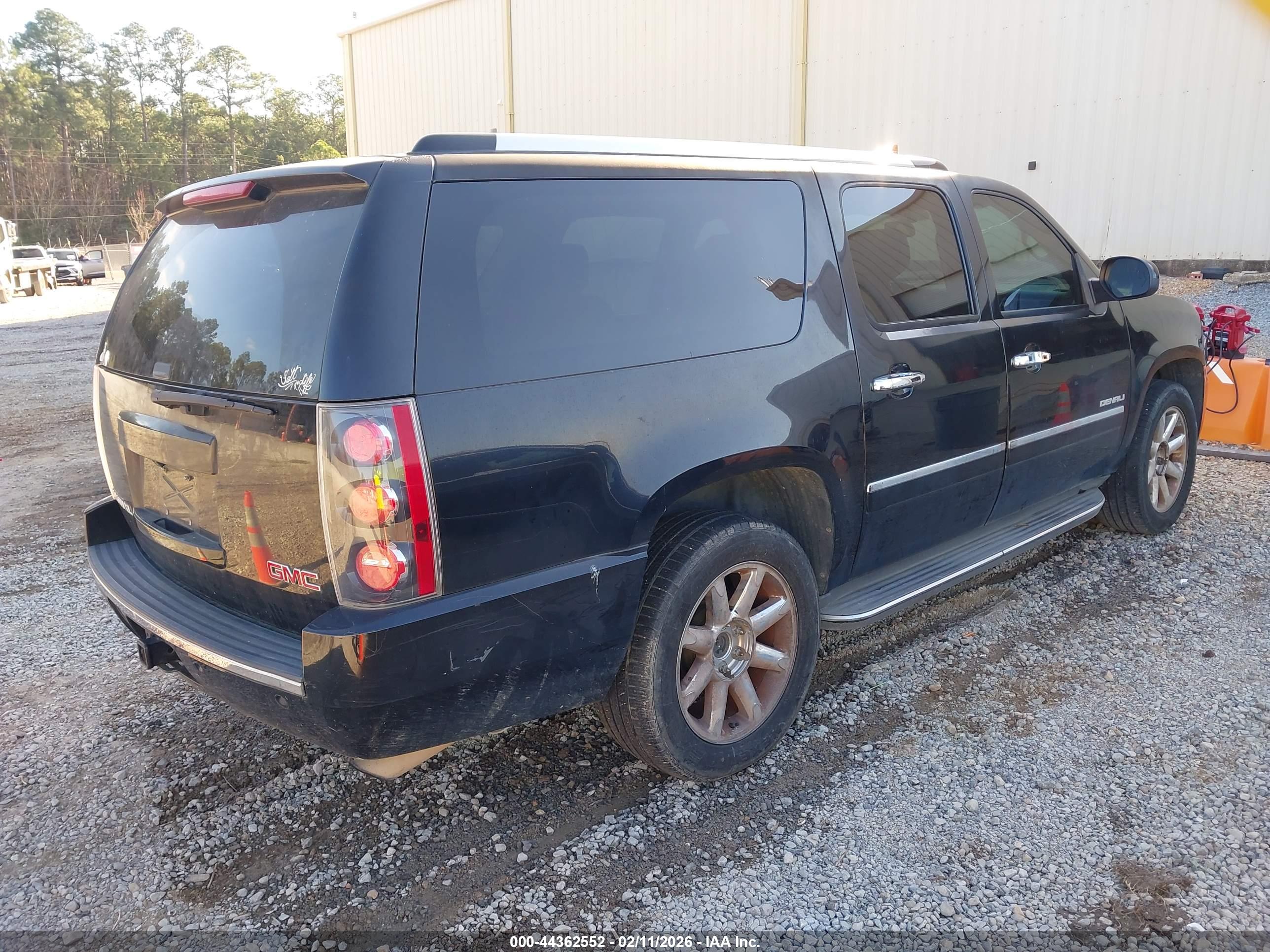 GMC YUKON image 4