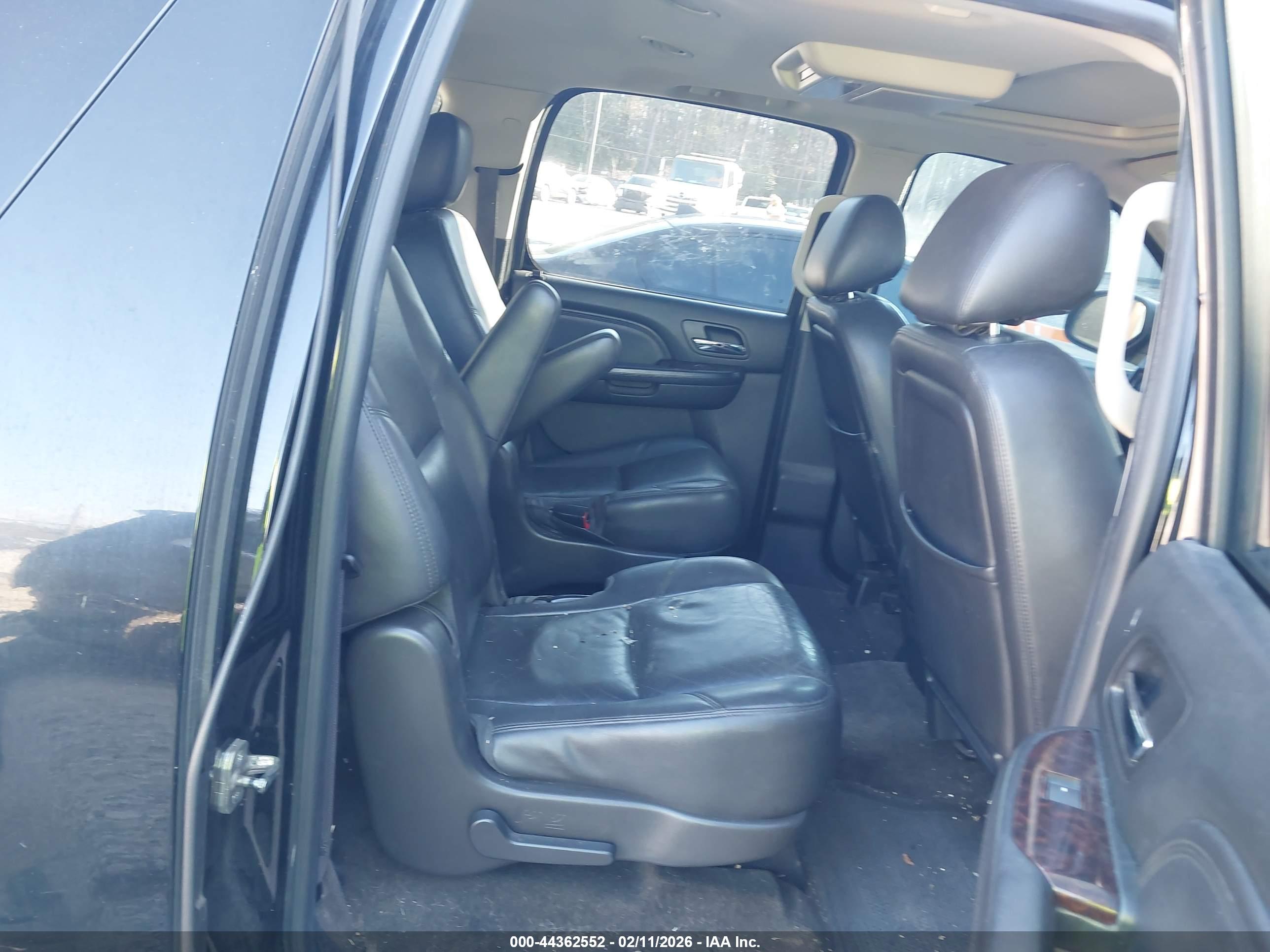 GMC YUKON image 8