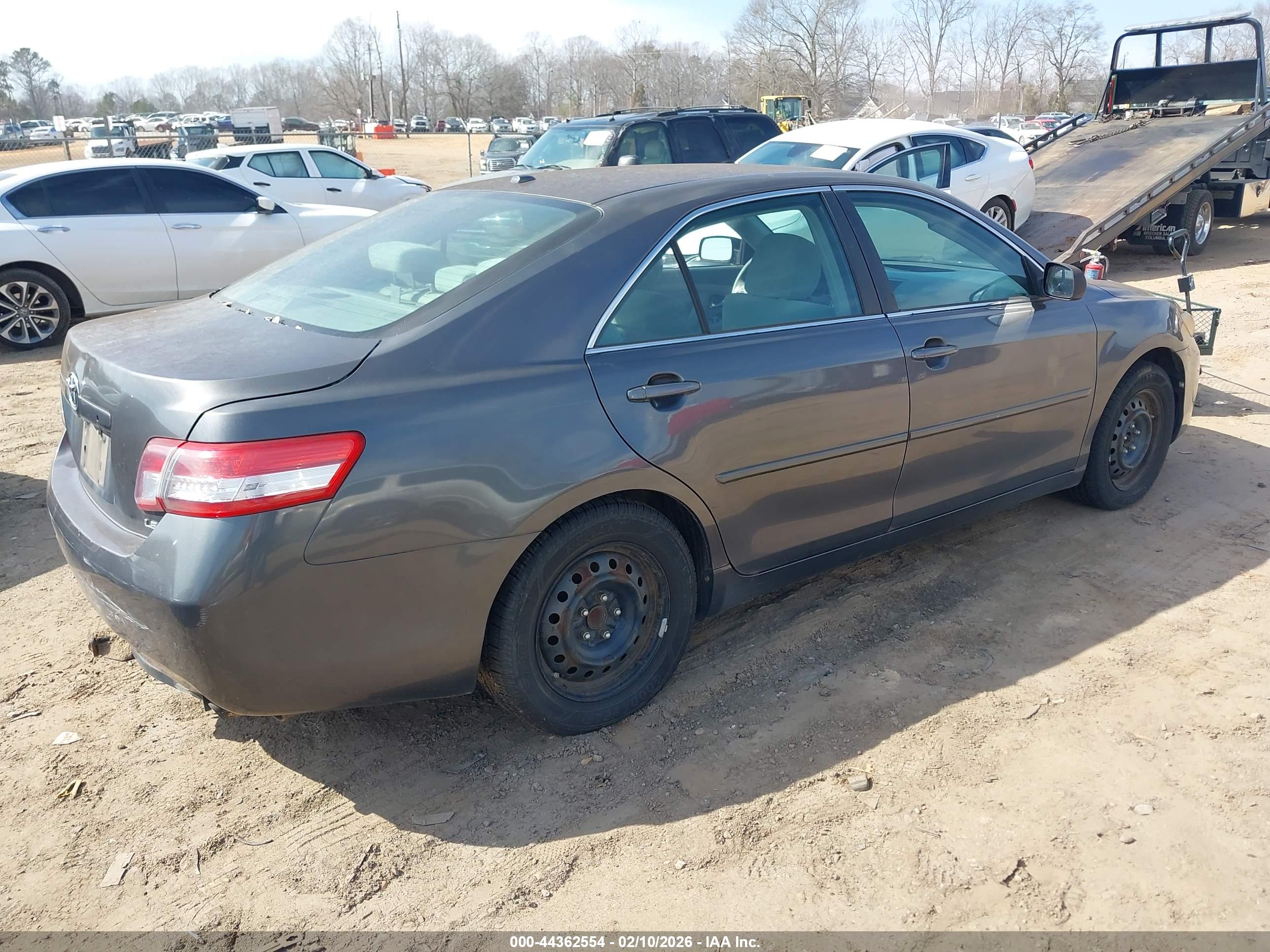 TOYOTA CAMRY image 4