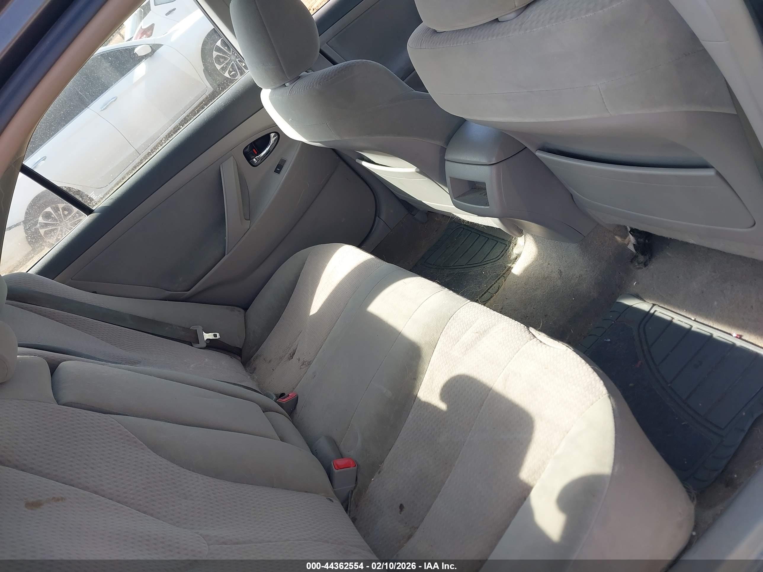 TOYOTA CAMRY image 8