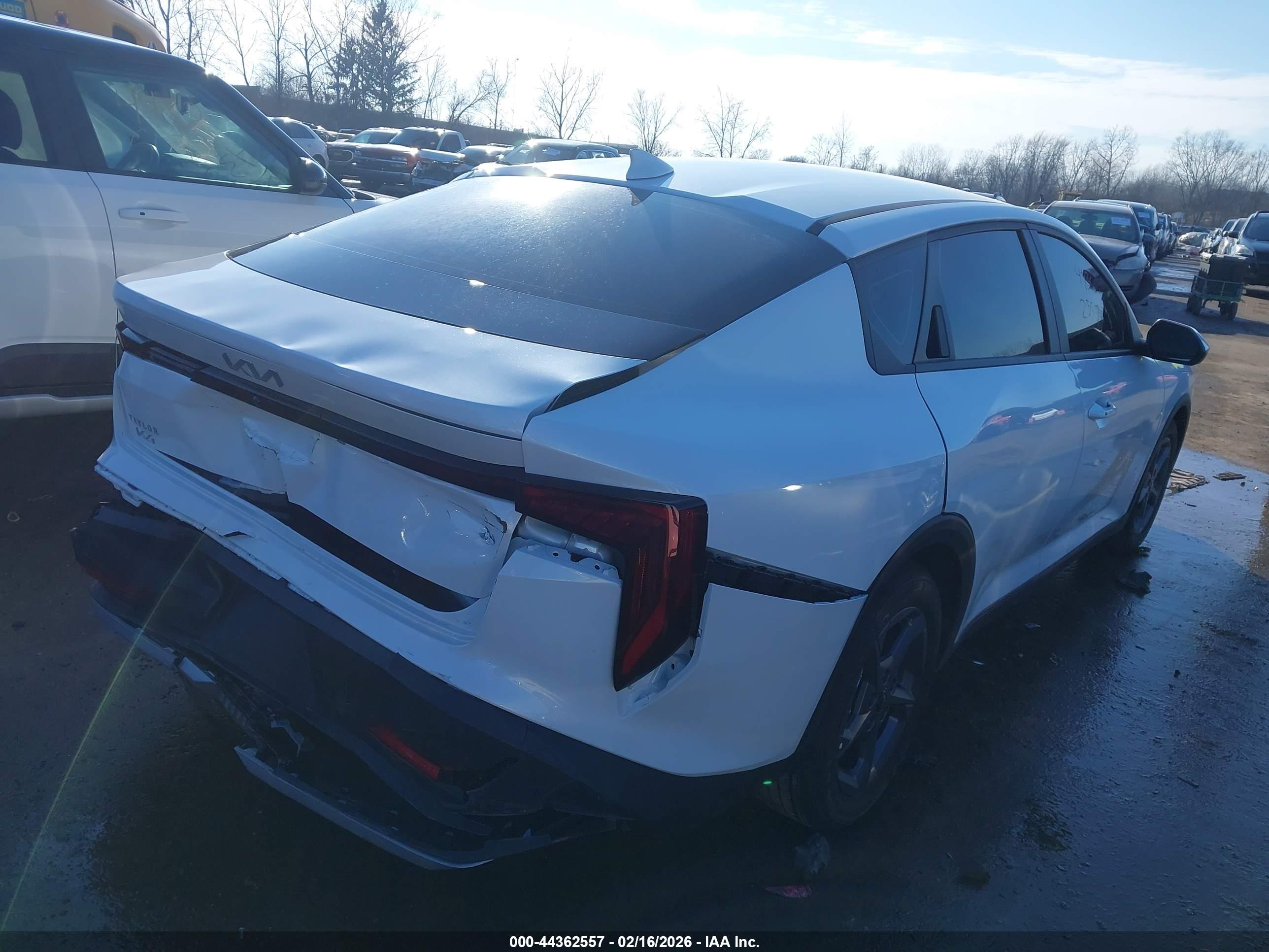 KIA K4 image 4