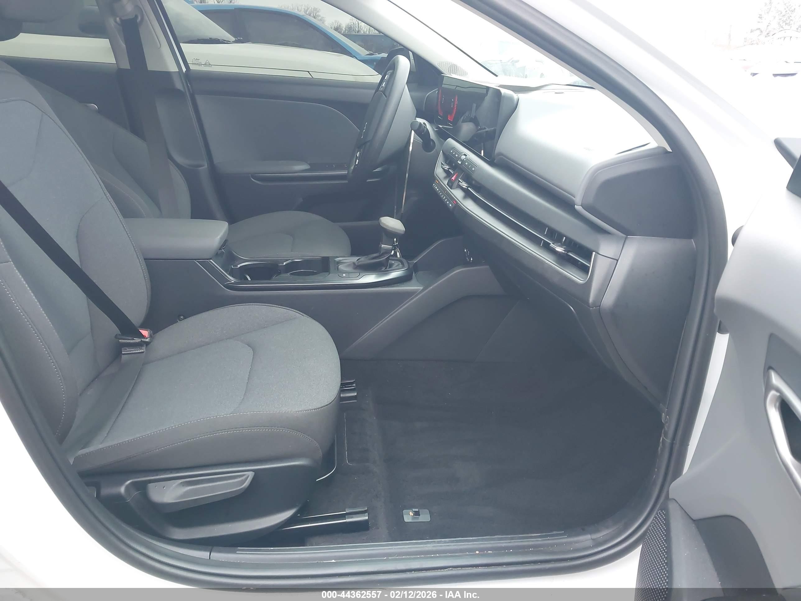 KIA K4 image 5