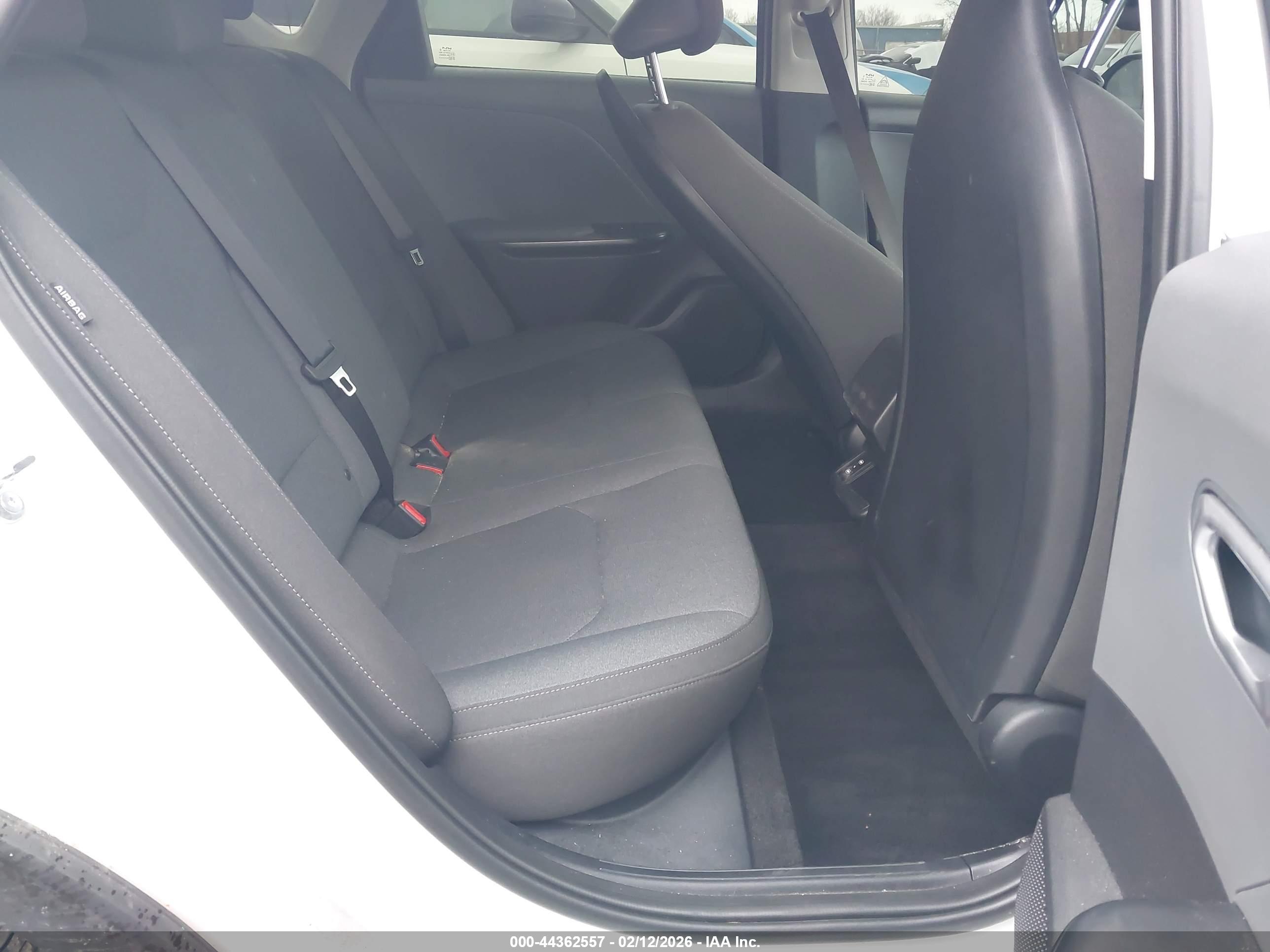 KIA K4 image 8
