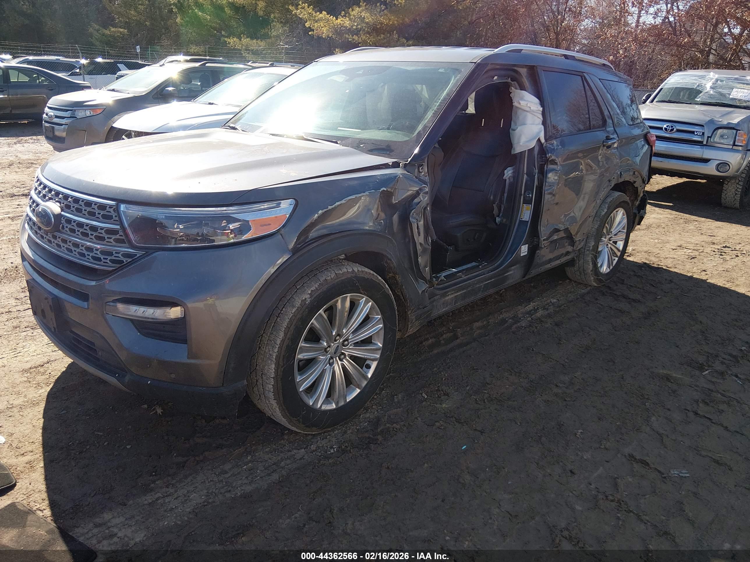 FORD EXPLORER image 2
