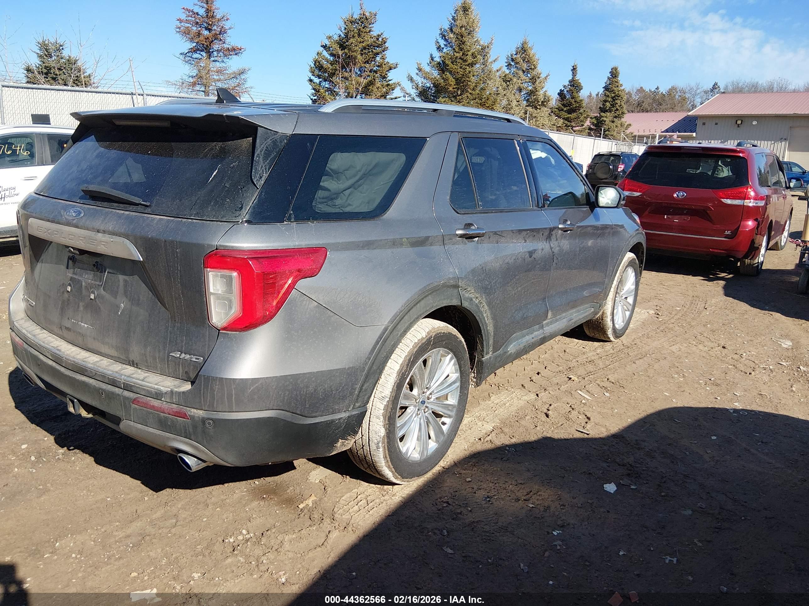 FORD EXPLORER image 4