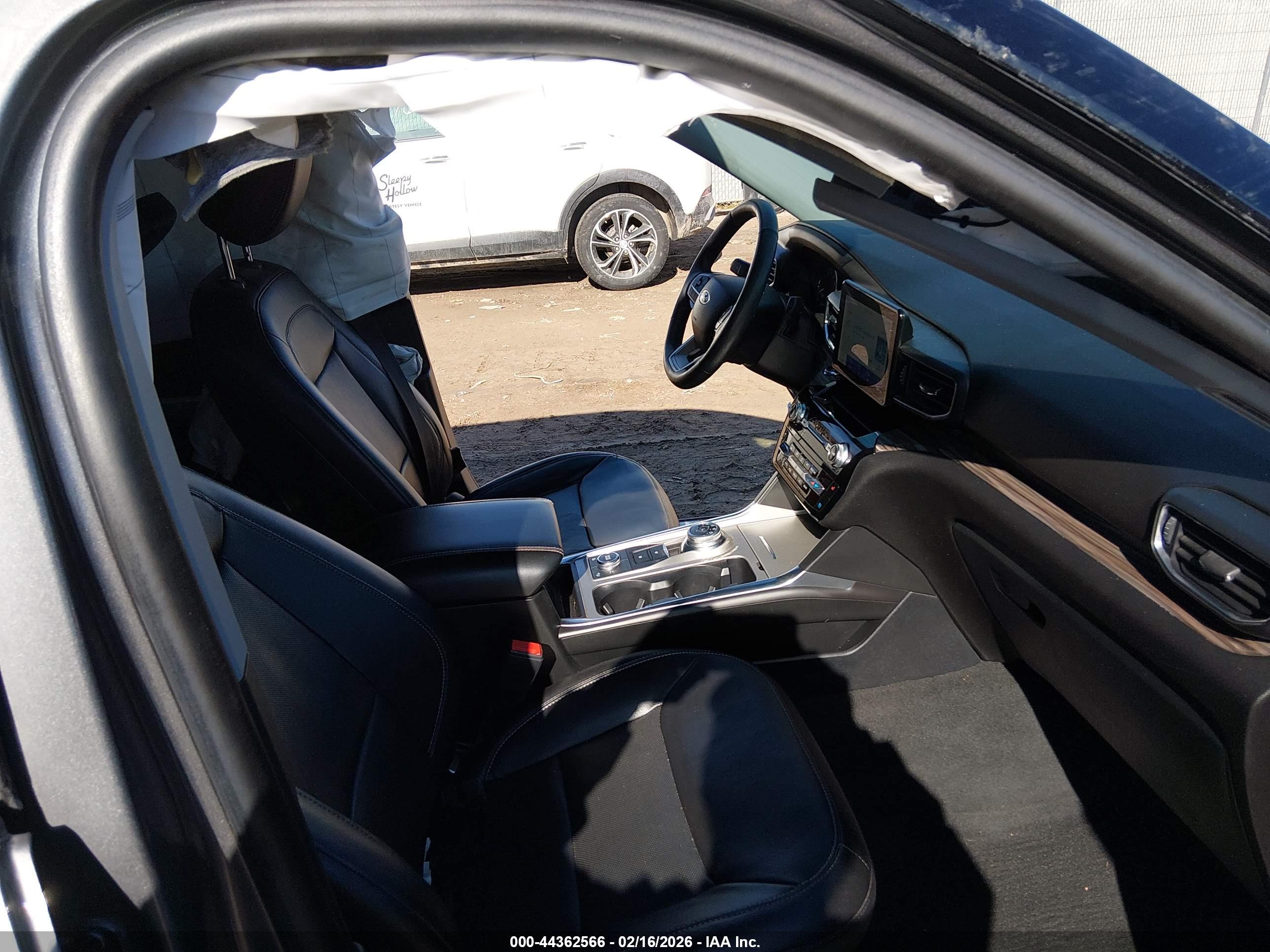 FORD EXPLORER image 5