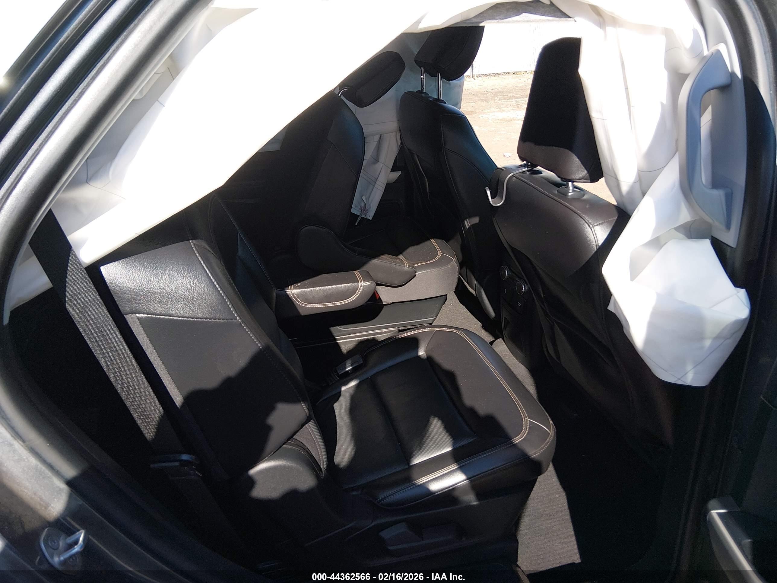 FORD EXPLORER image 8