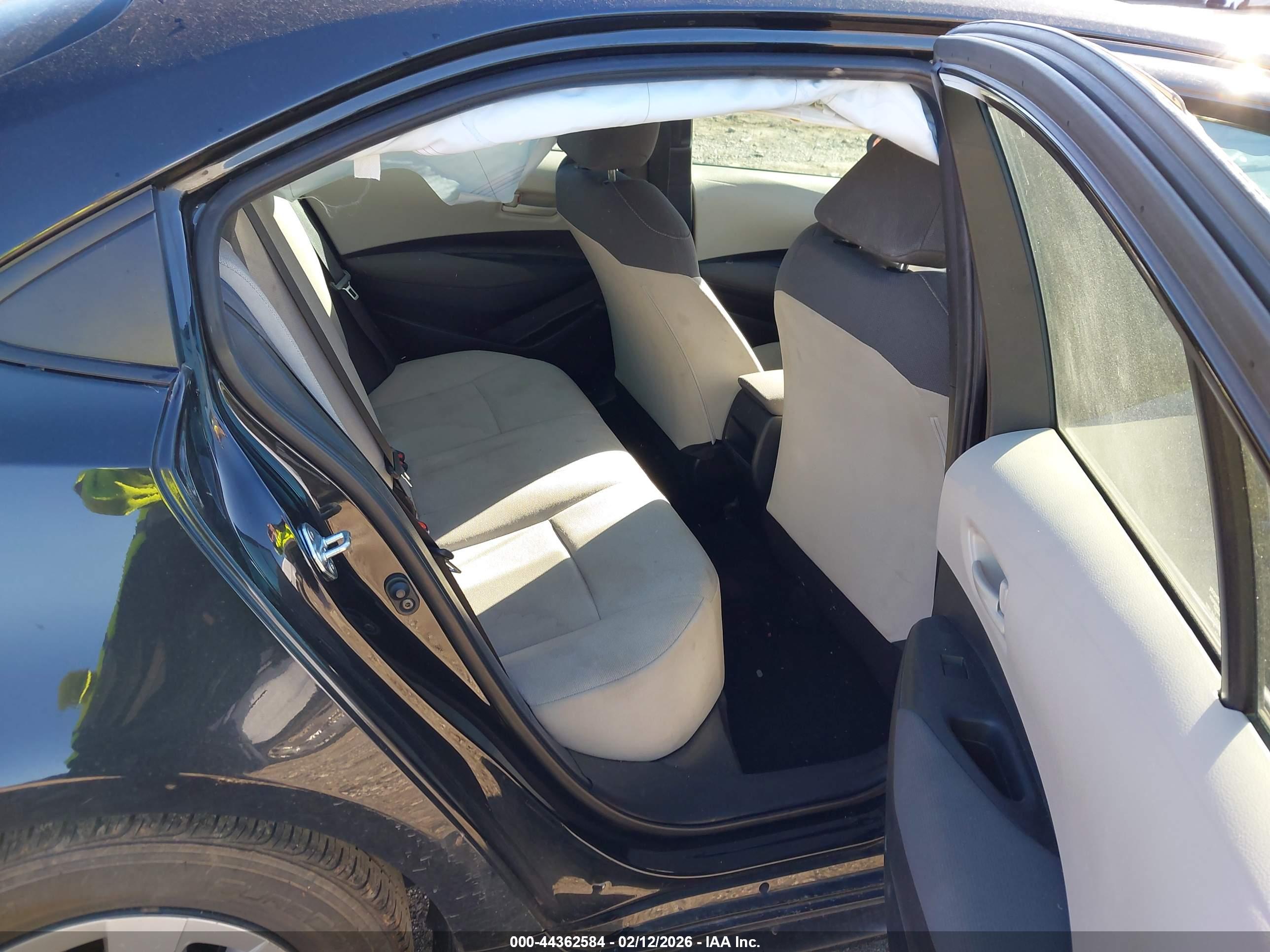 TOYOTA COROLLA image 8