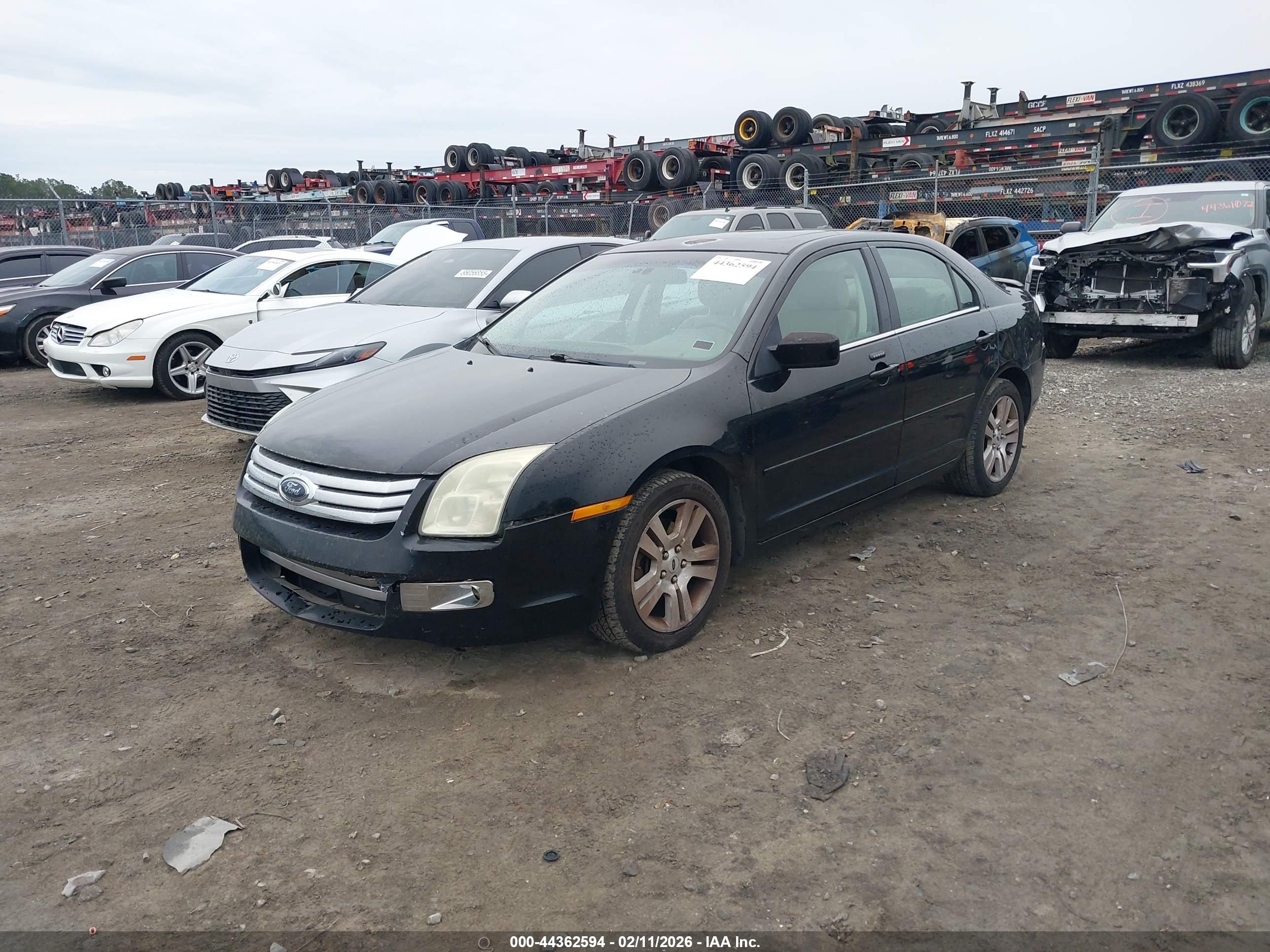 FORD FUSION image 2