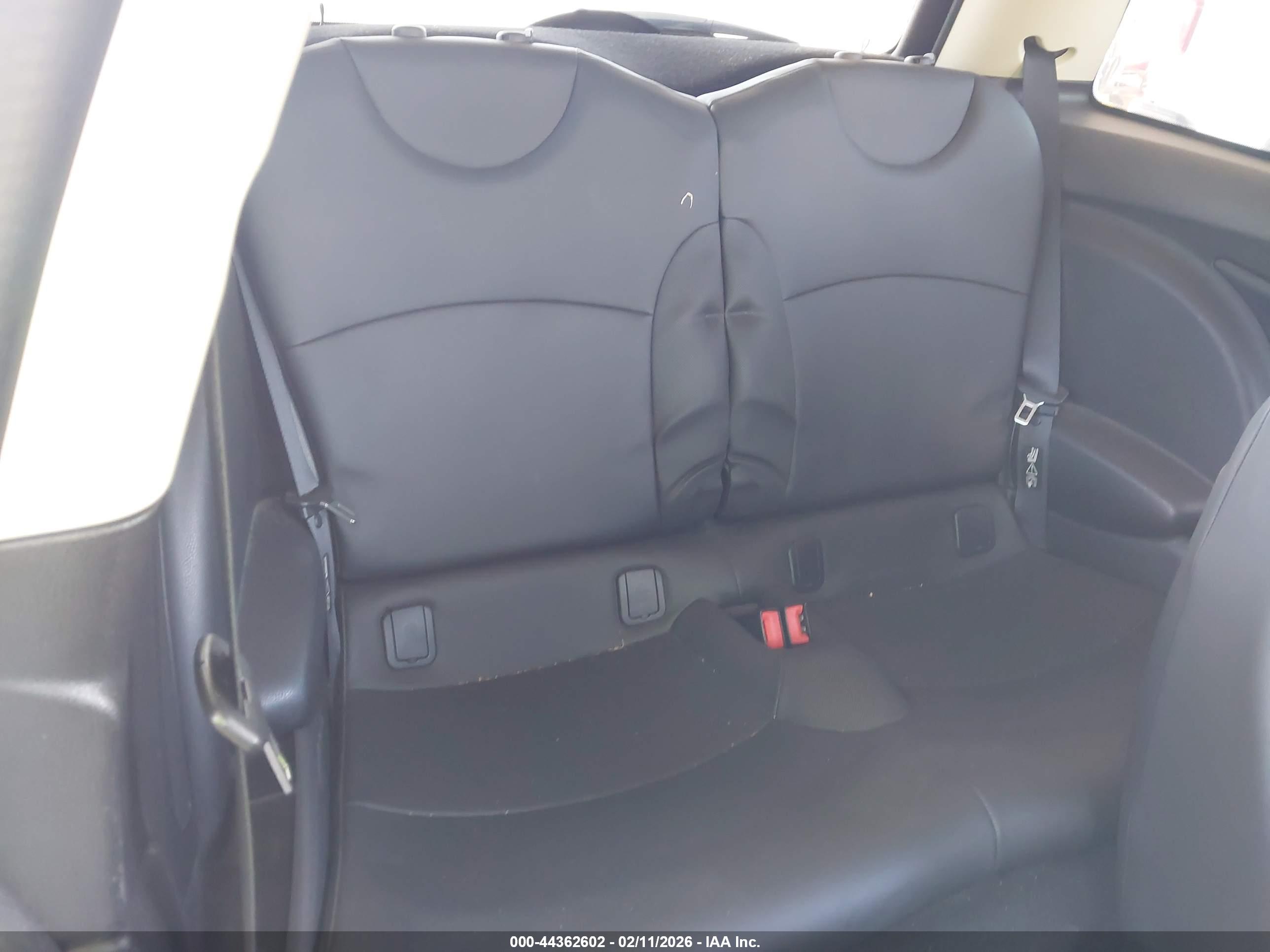 MINI COOPER image 8