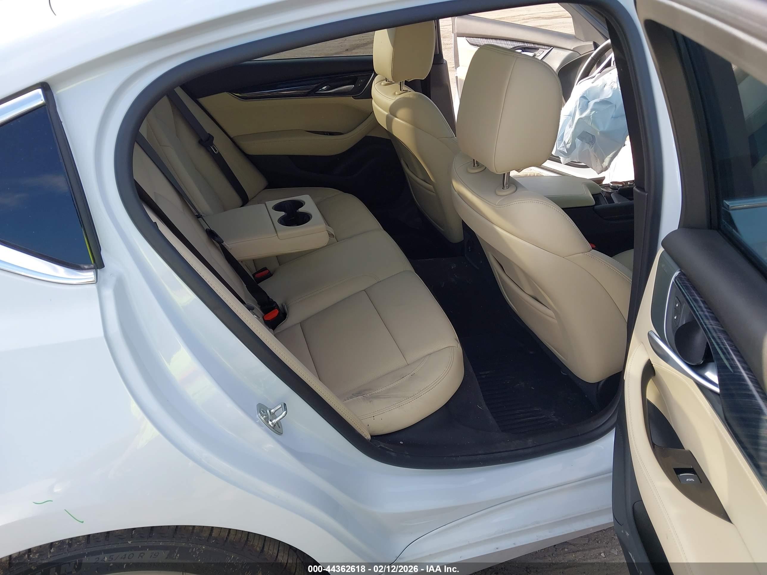 CADILLAC CT5 image 8