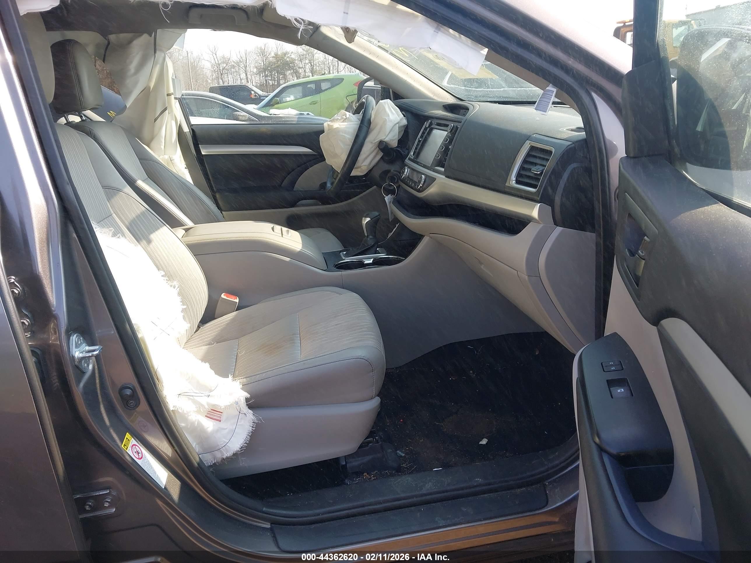 TOYOTA HIGHLANDER image 5
