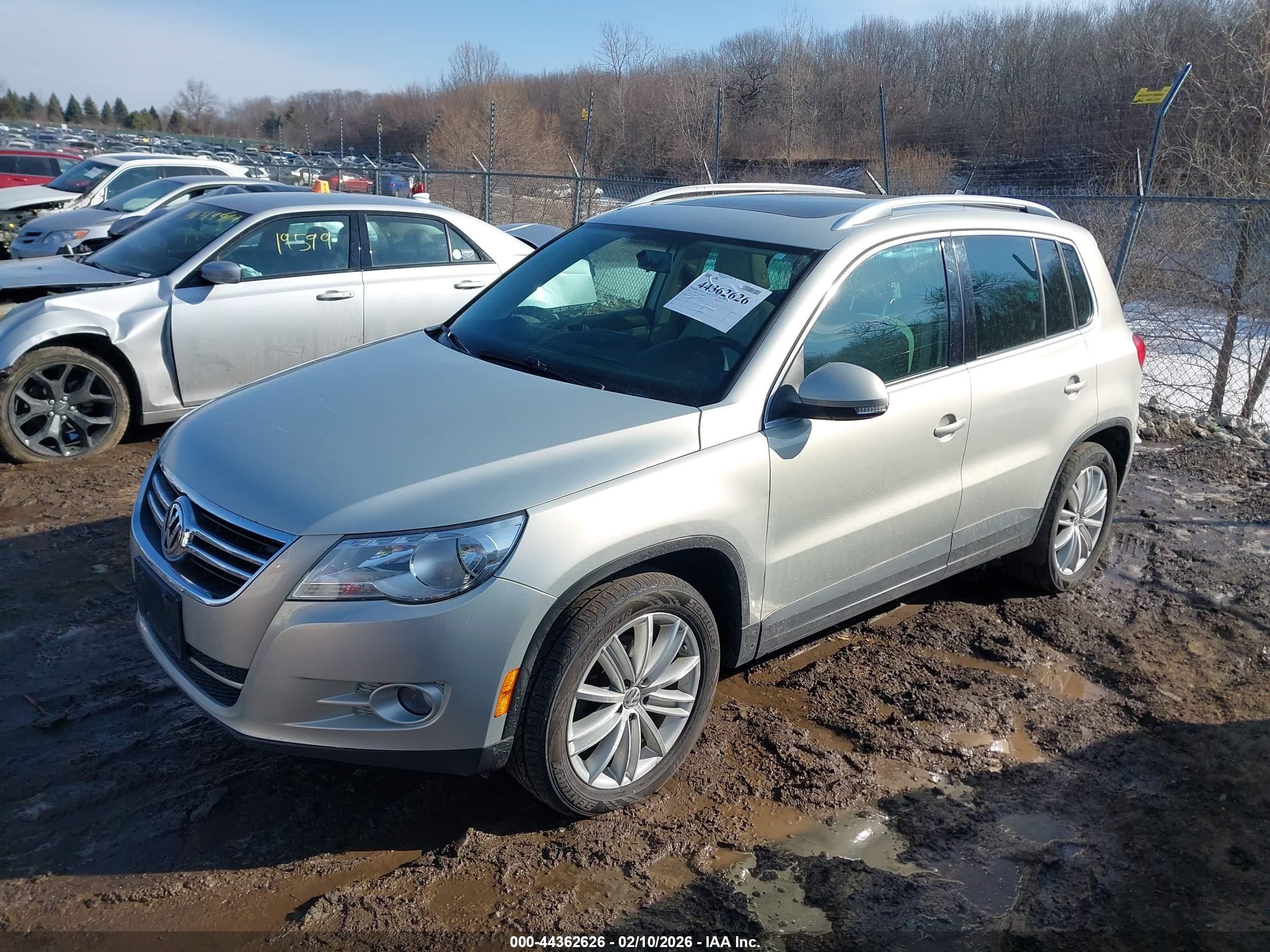 VOLKSWAGEN TIGUAN image 2