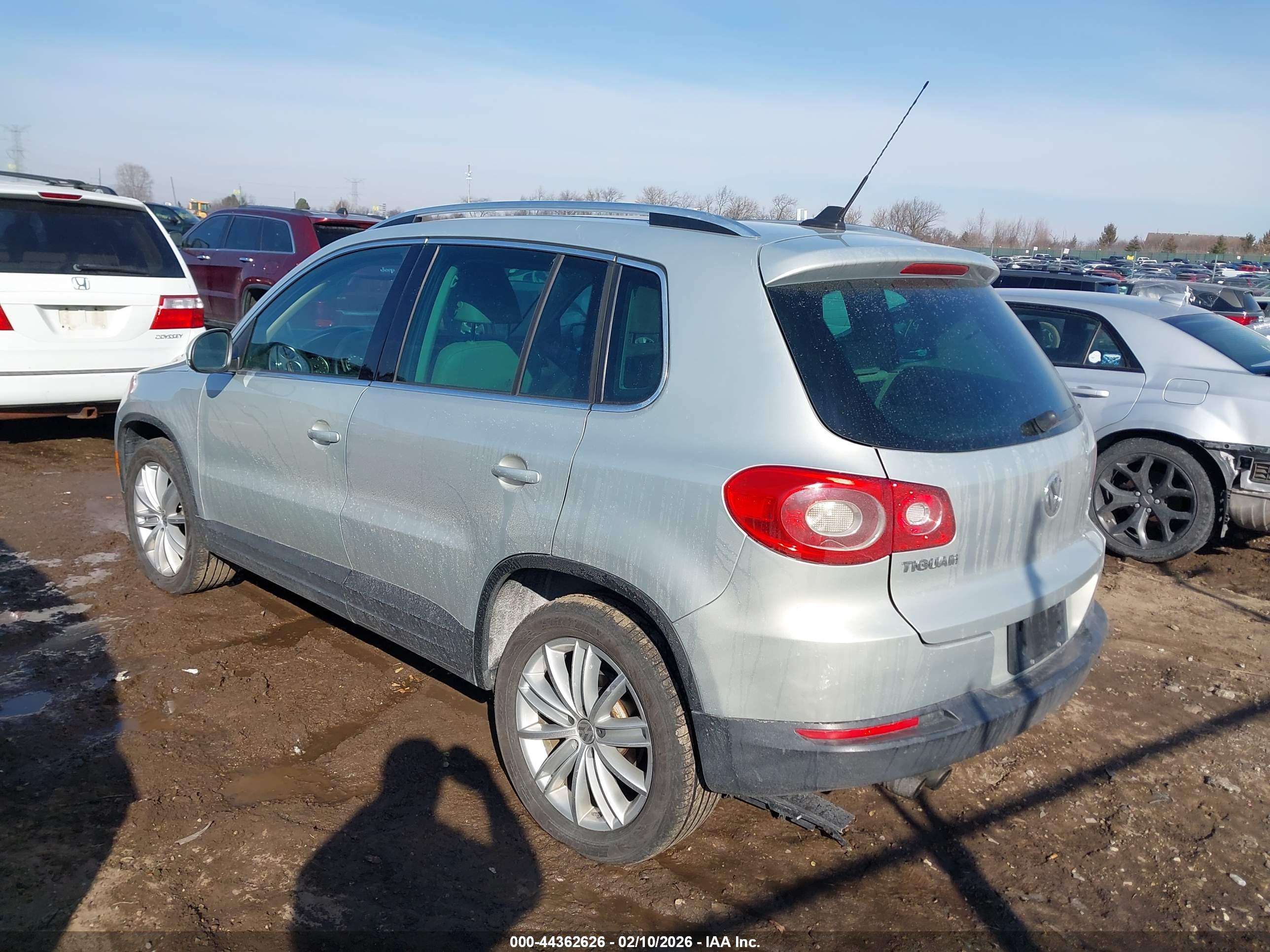 VOLKSWAGEN TIGUAN image 3
