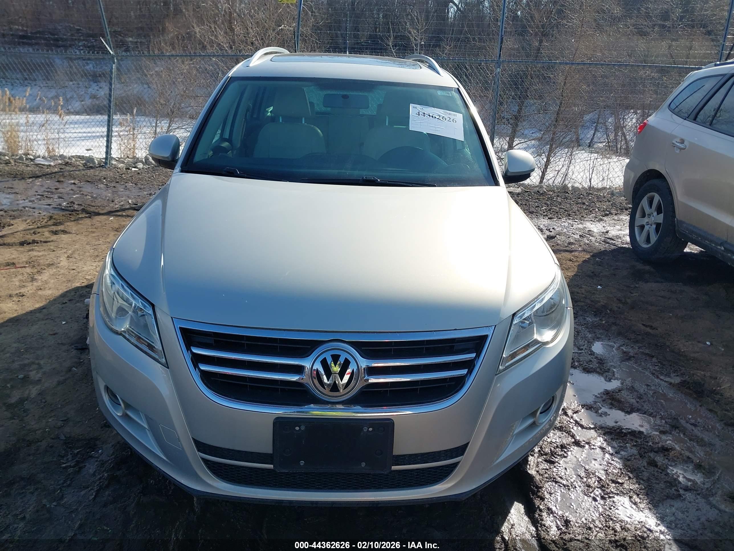 VOLKSWAGEN TIGUAN image 6