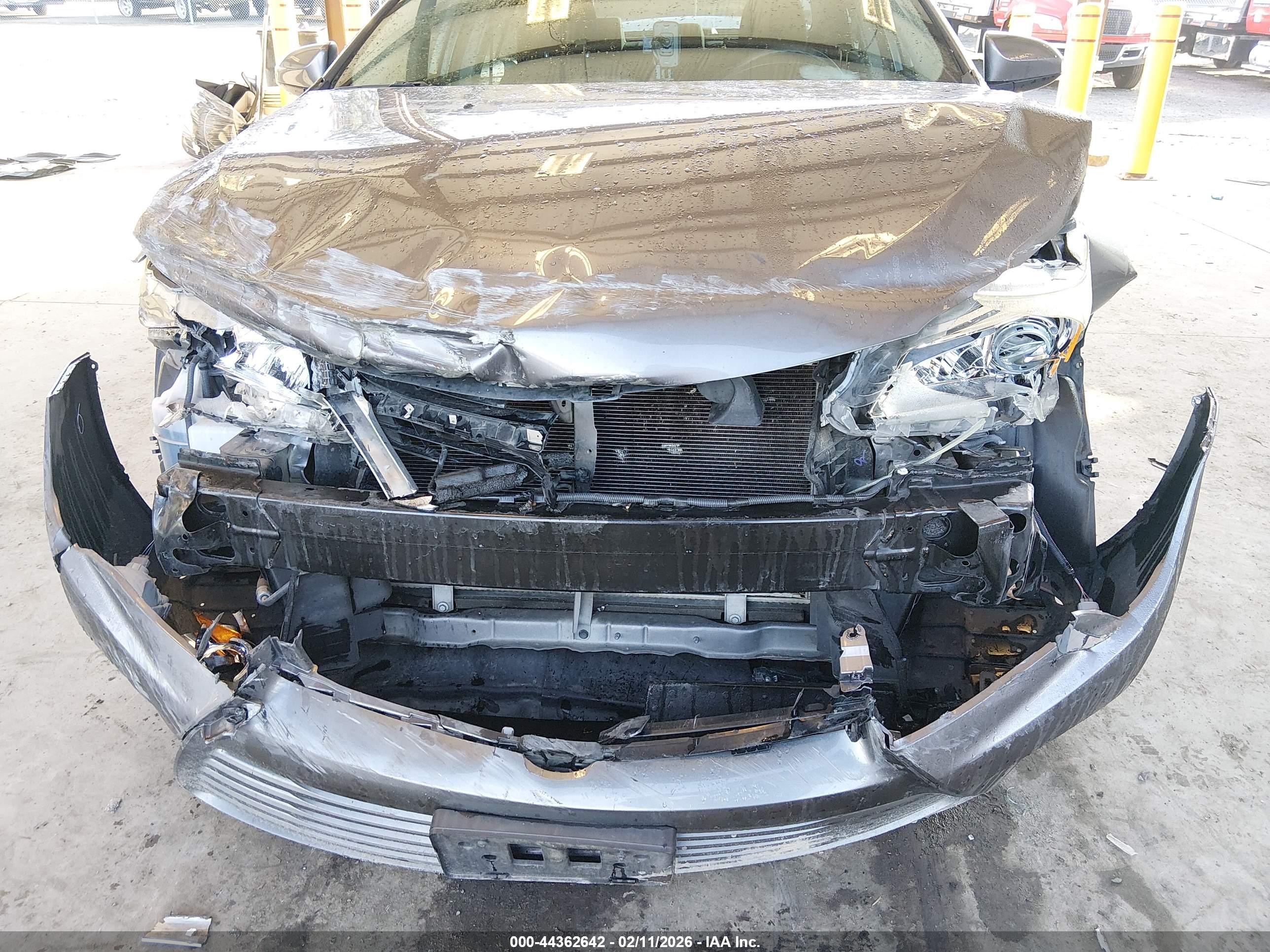 TOYOTA CAMRY image 6