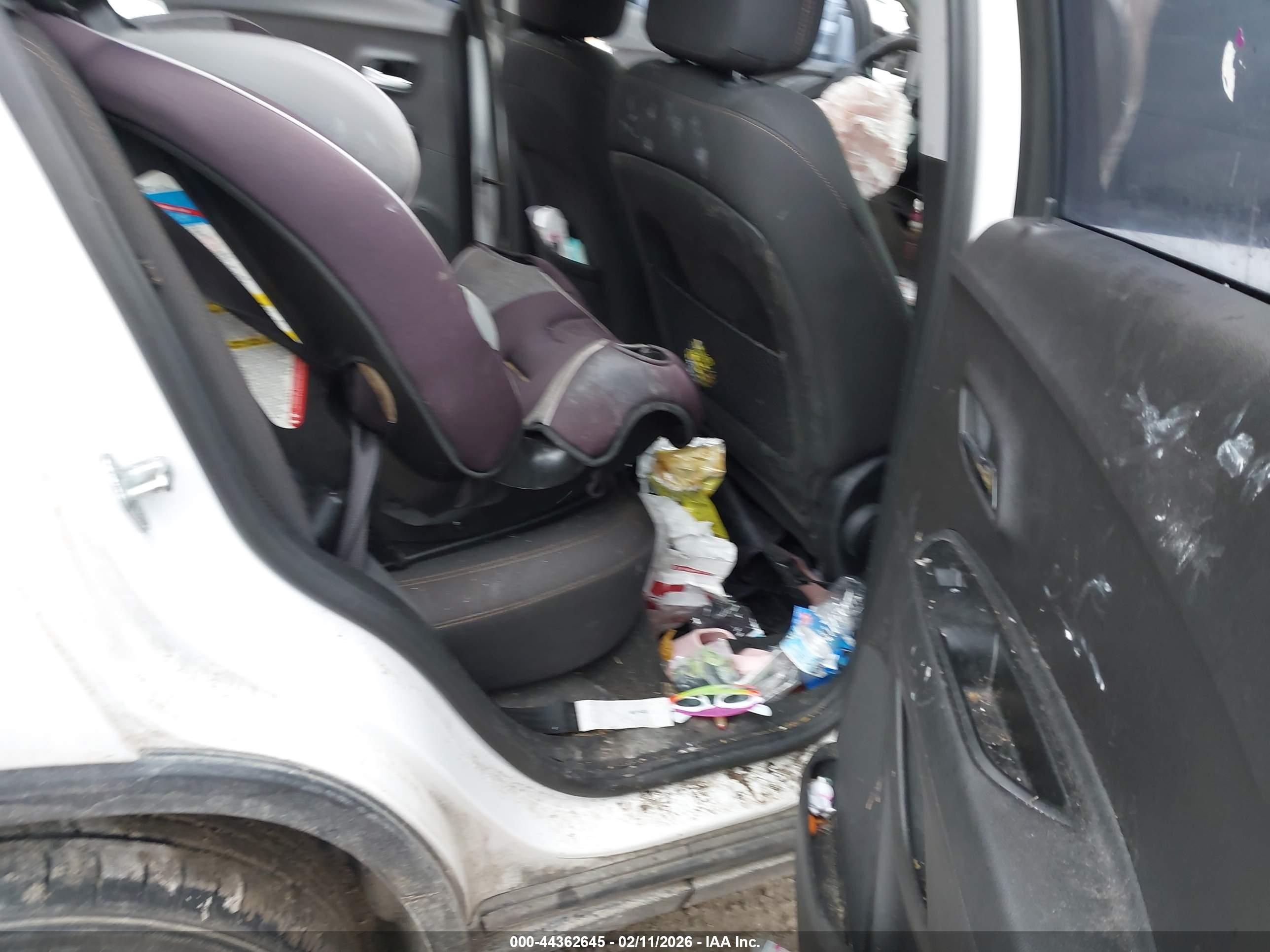 CHEVROLET TRAX image 8