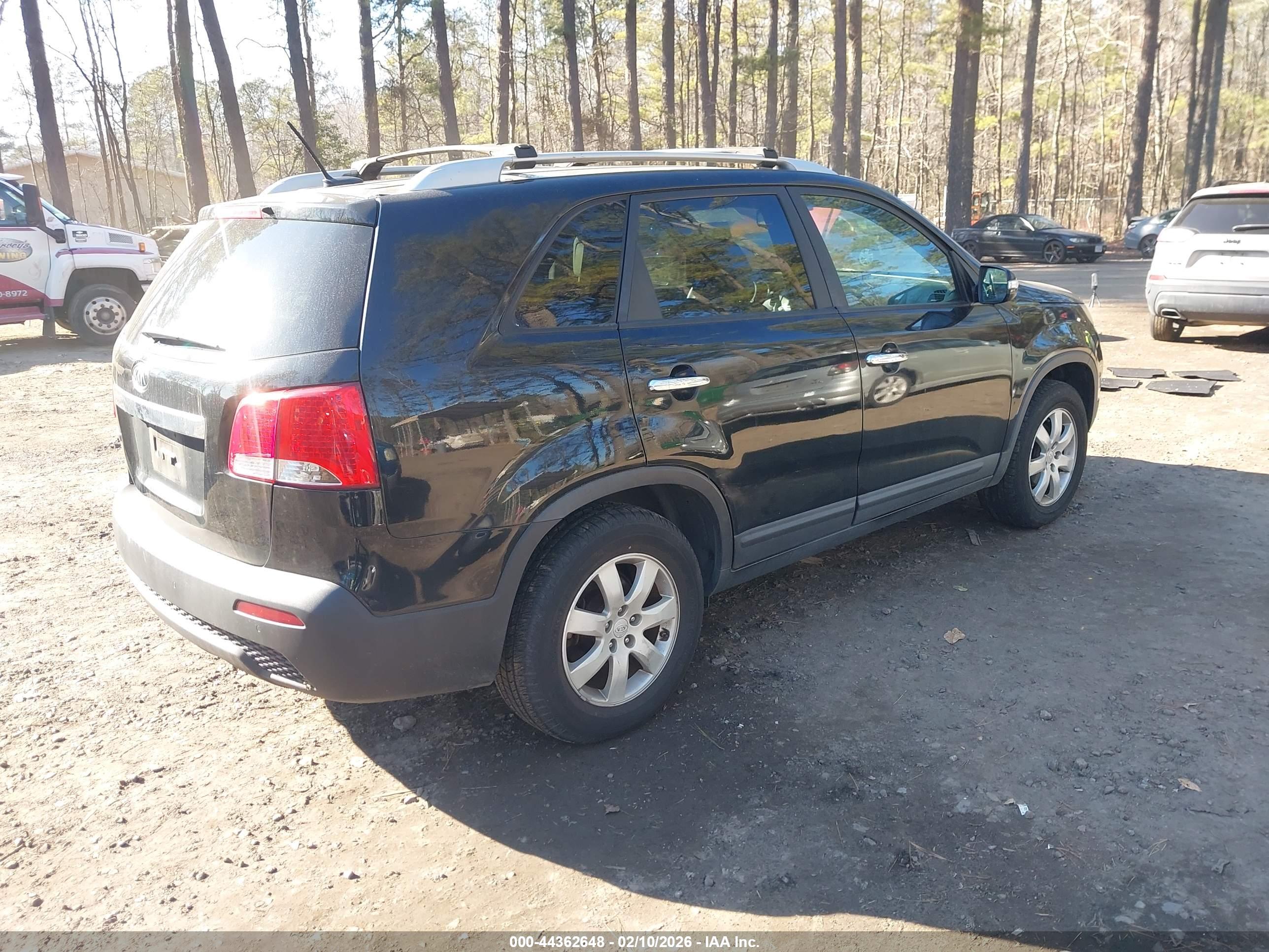 KIA SORENTO image 4