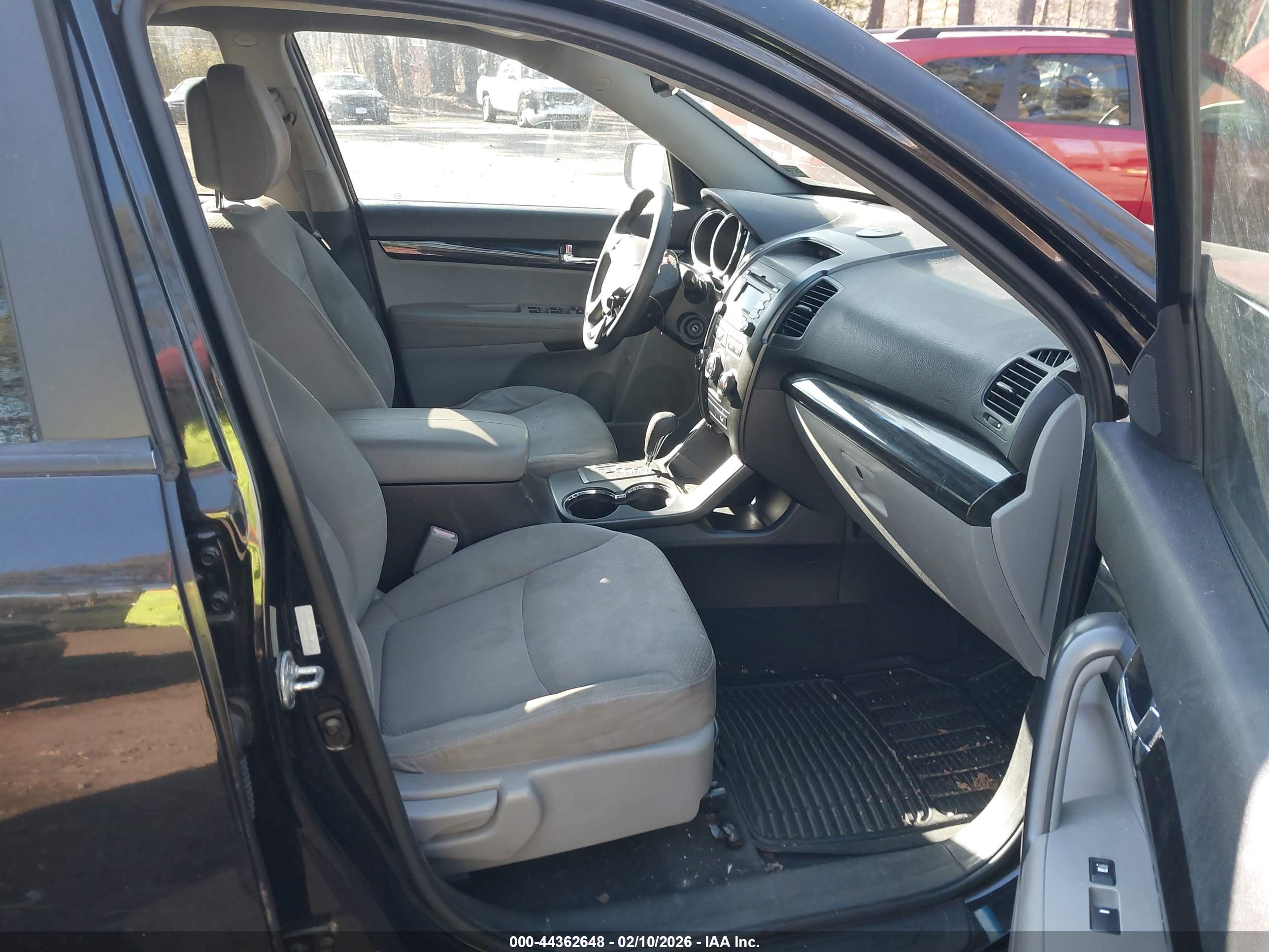 KIA SORENTO image 5