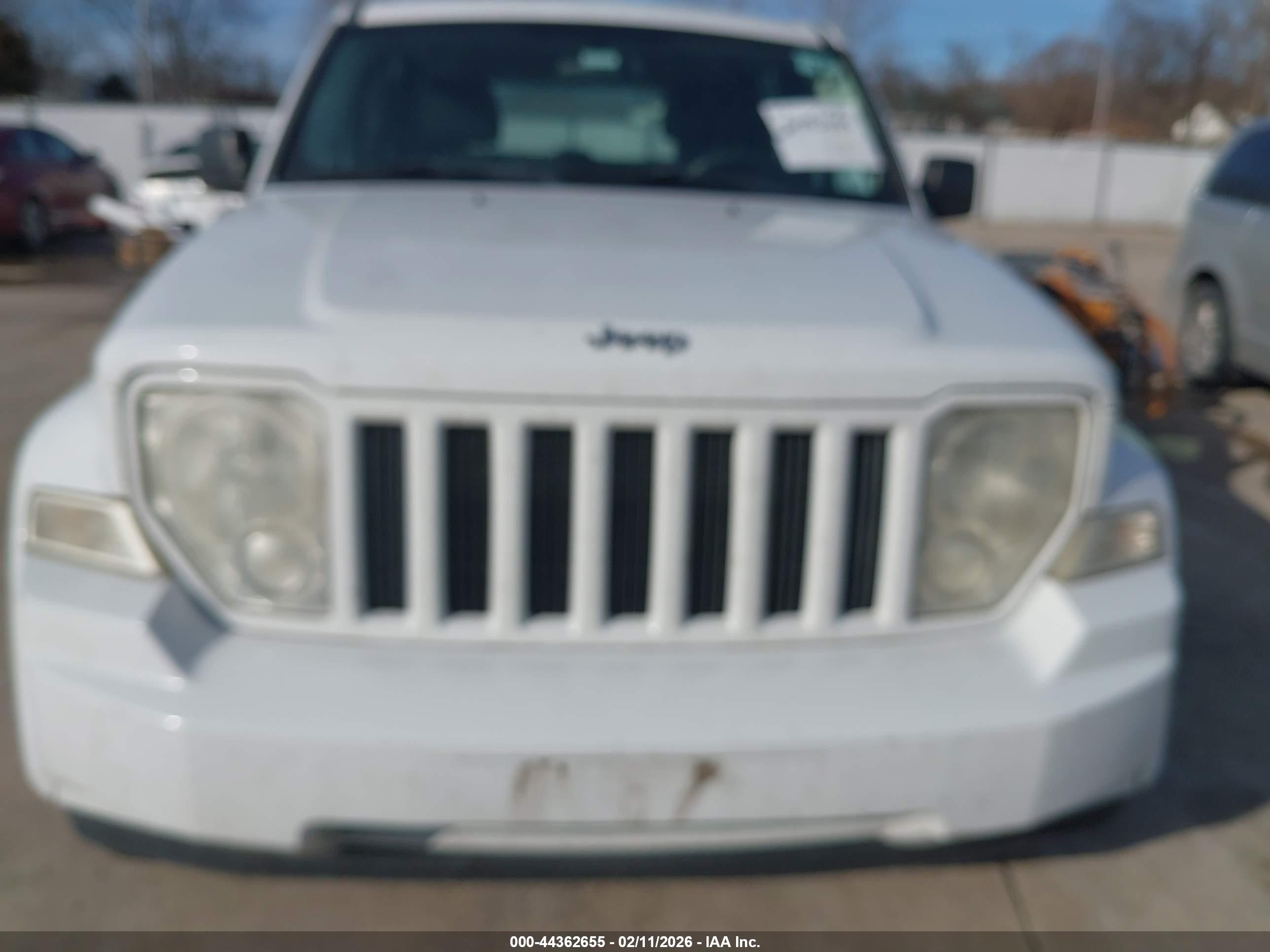 JEEP LIBERTY image 6